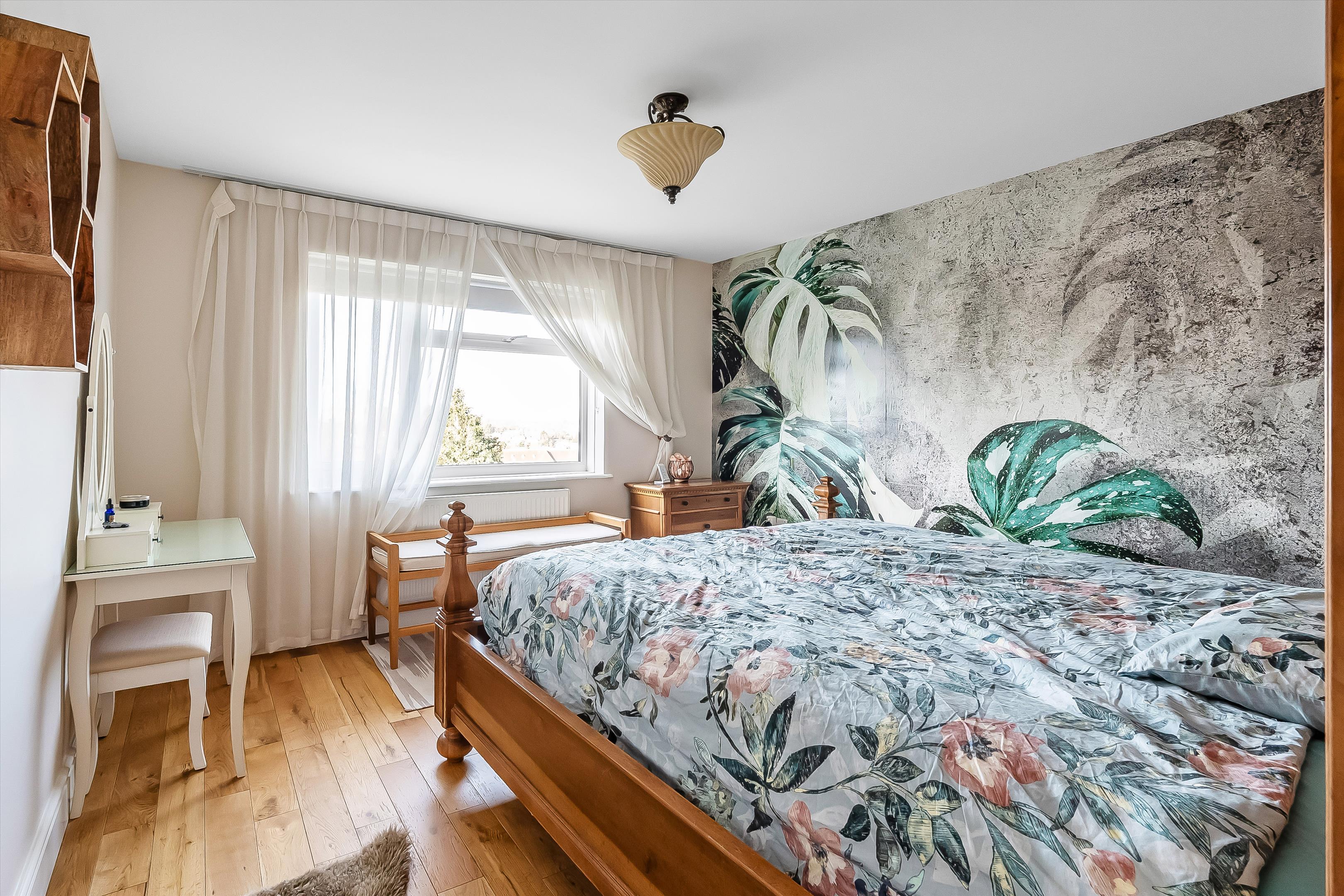 Mountside, Guildford, Surrey, GU2