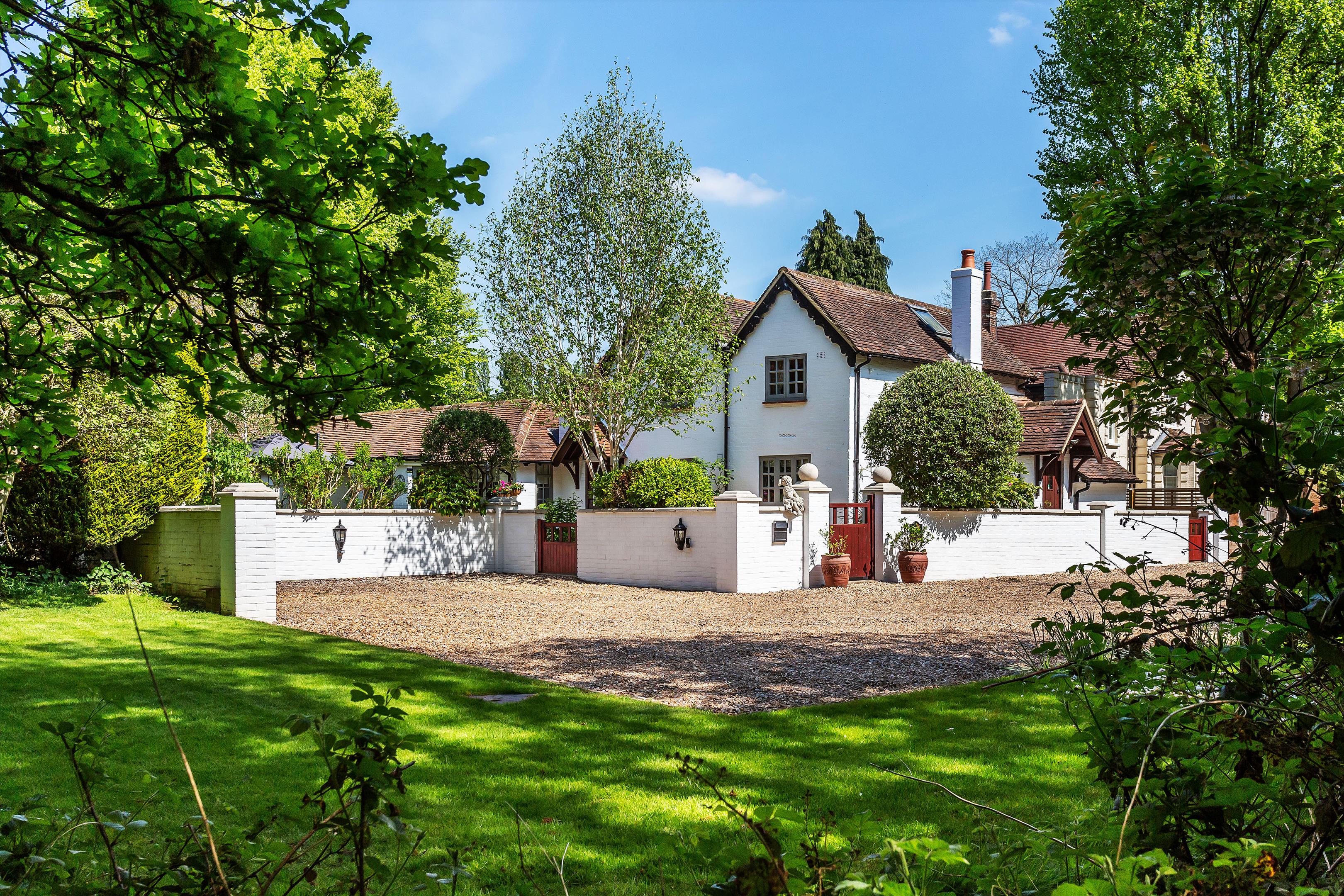 Christmas Hill, Shalford, Guildford, Surrey, GU4