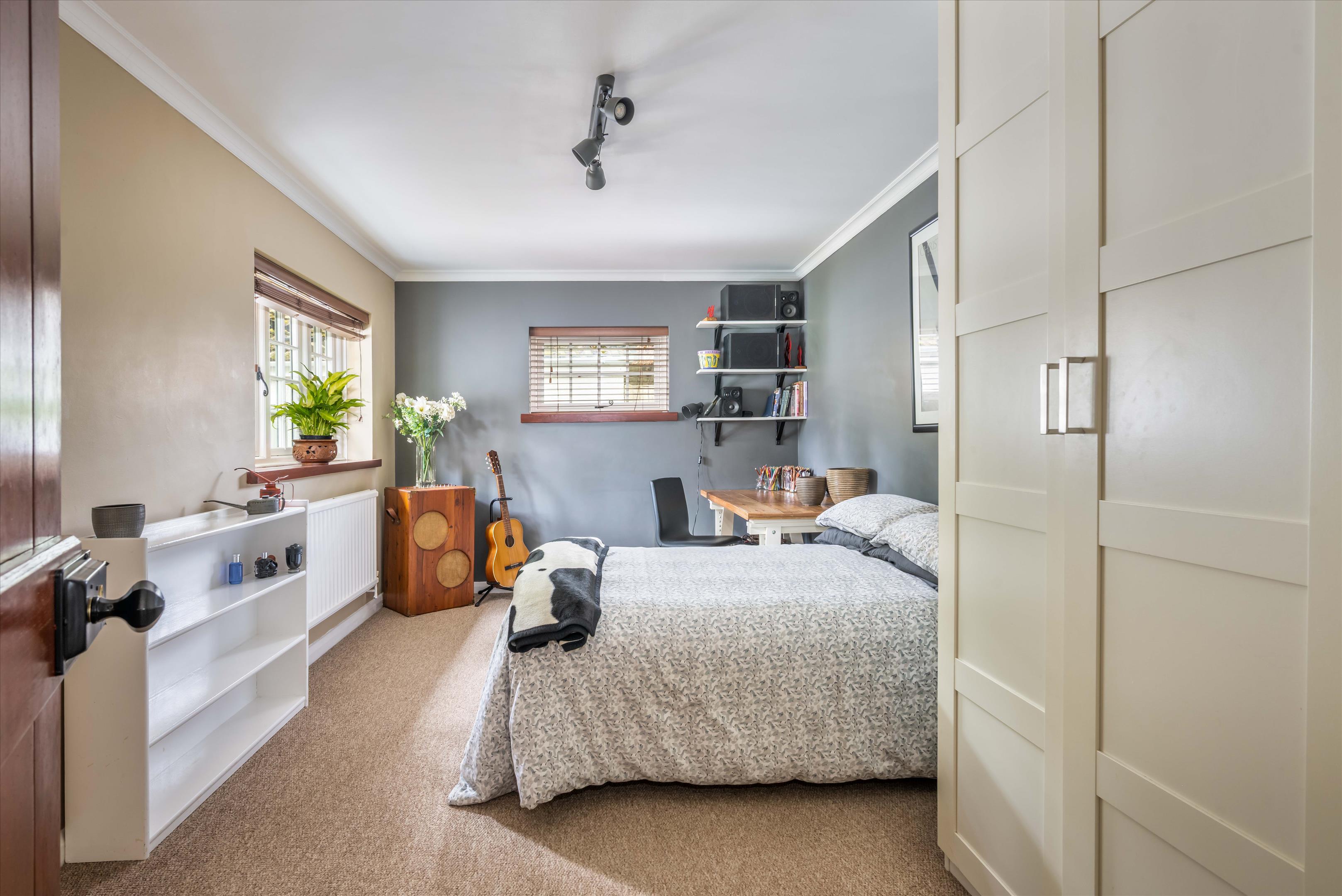 Christmas Hill, Shalford, Guildford, Surrey, GU4