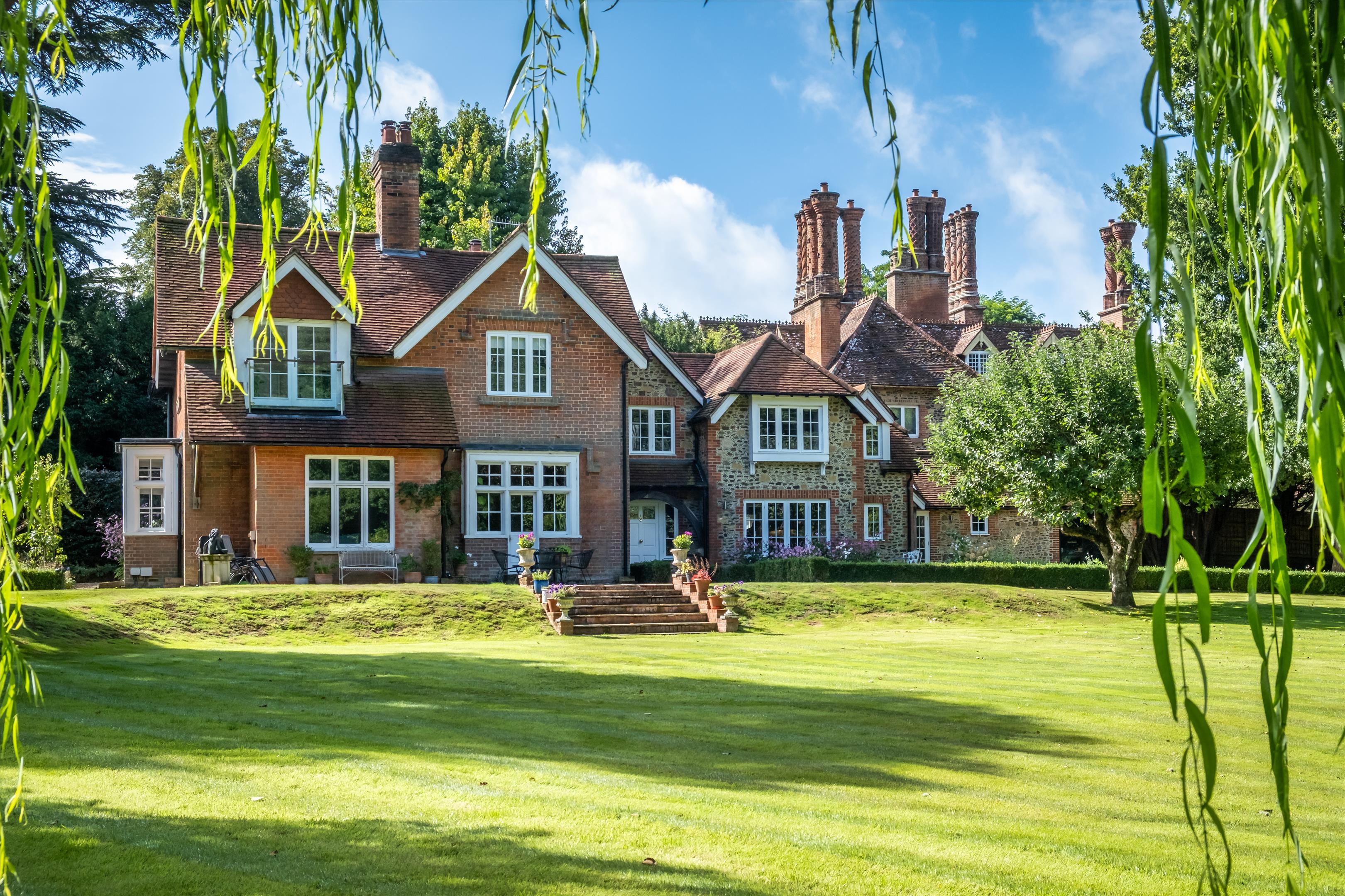 The Street, Albury, Guildford, Surrey GU5