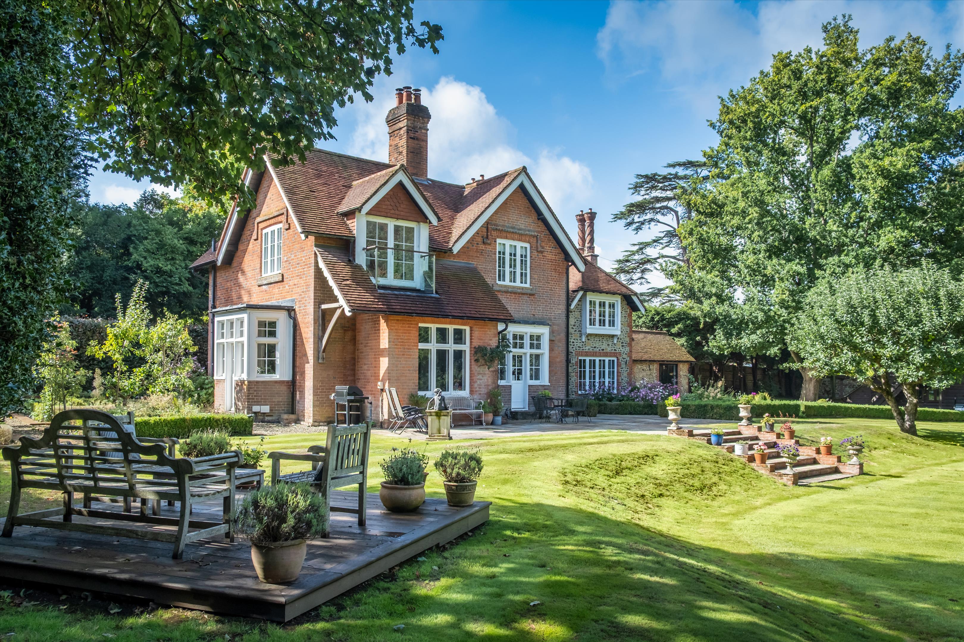 The Street, Albury, Guildford, Surrey GU5