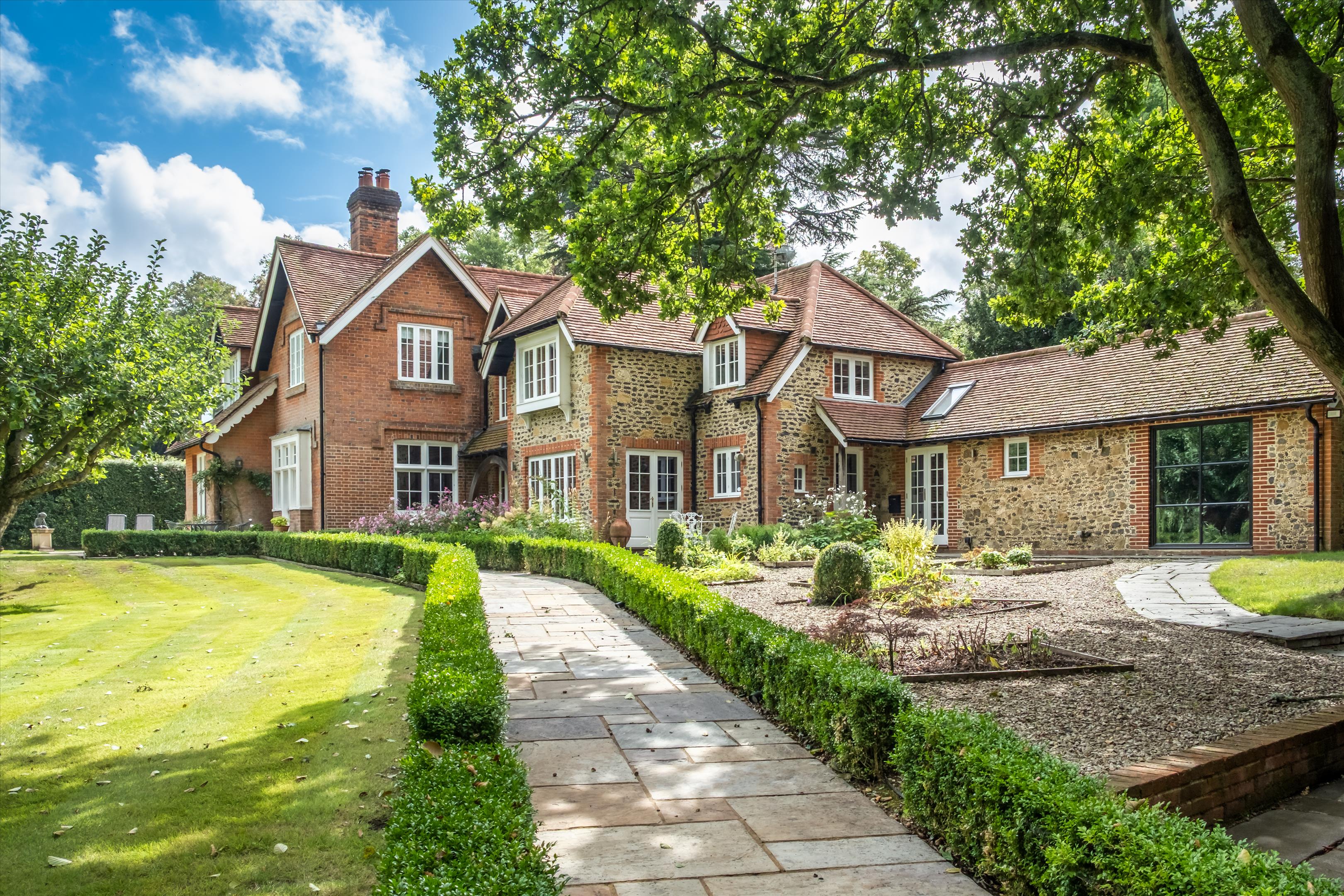 The Street, Albury, Guildford, Surrey GU5