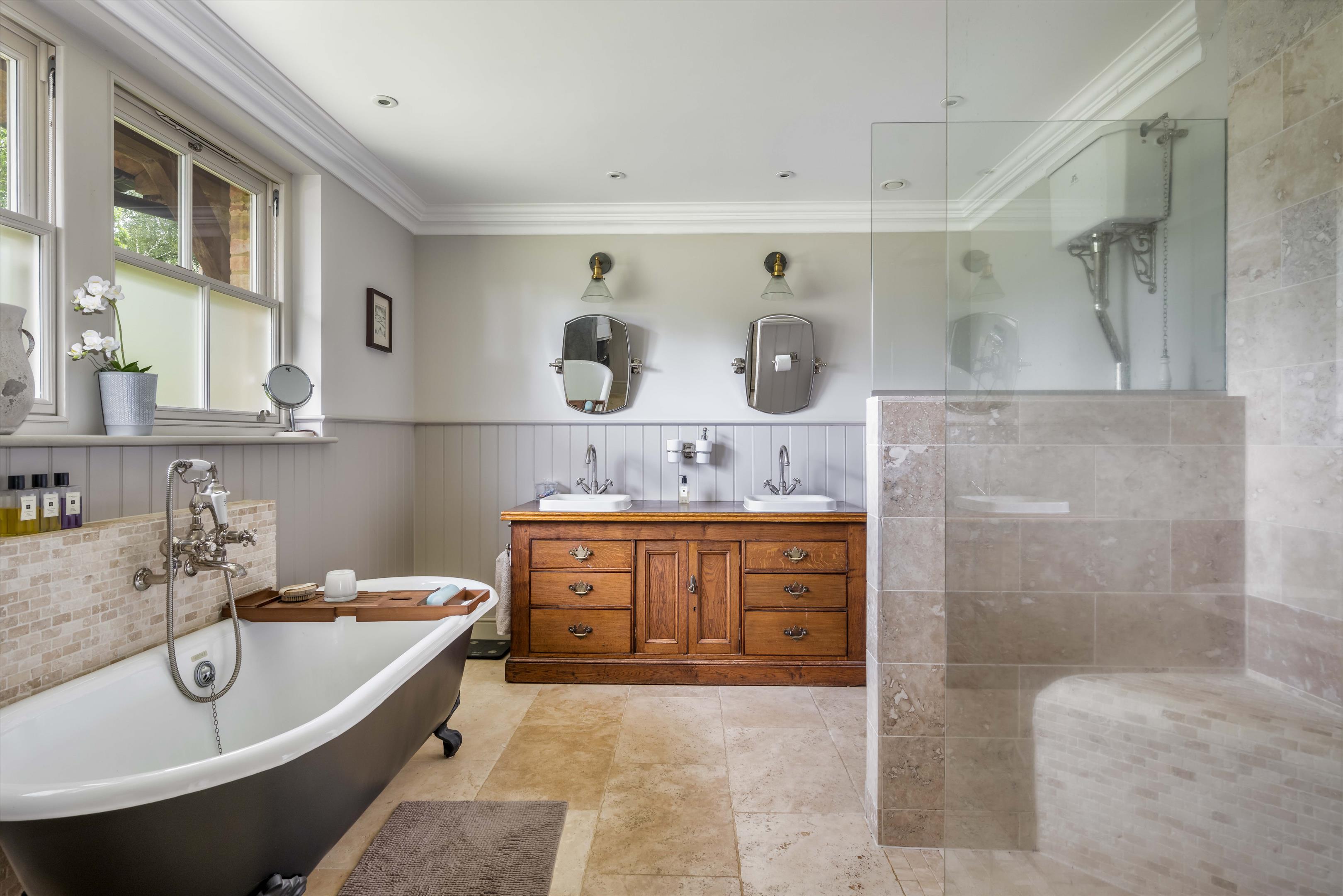 August Lane, Albury, Guildford, Surrey, GU5.