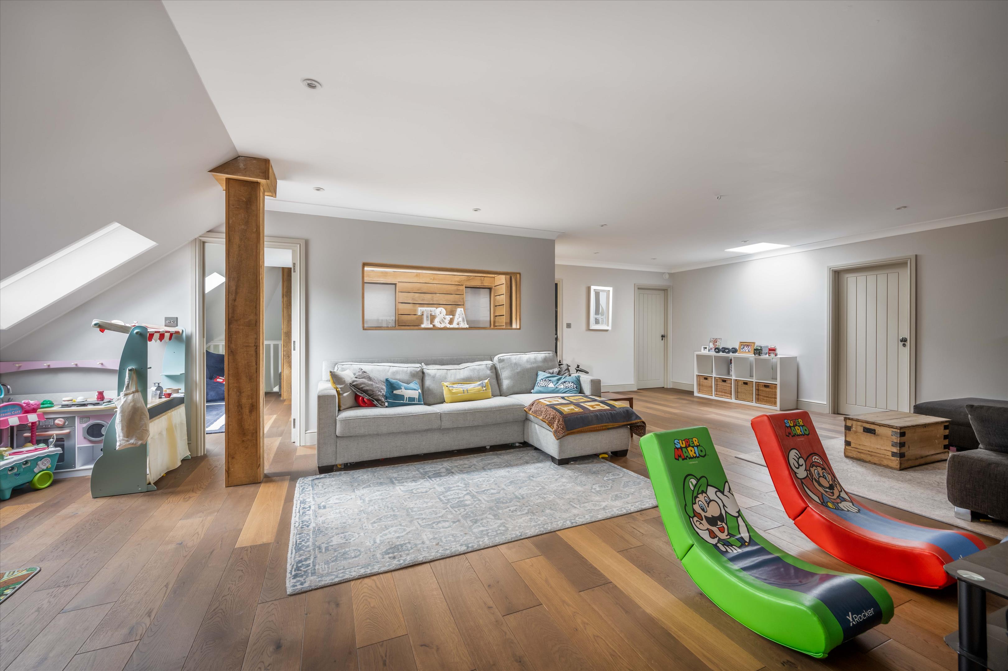 August Lane, Albury, Guildford, Surrey, GU5.