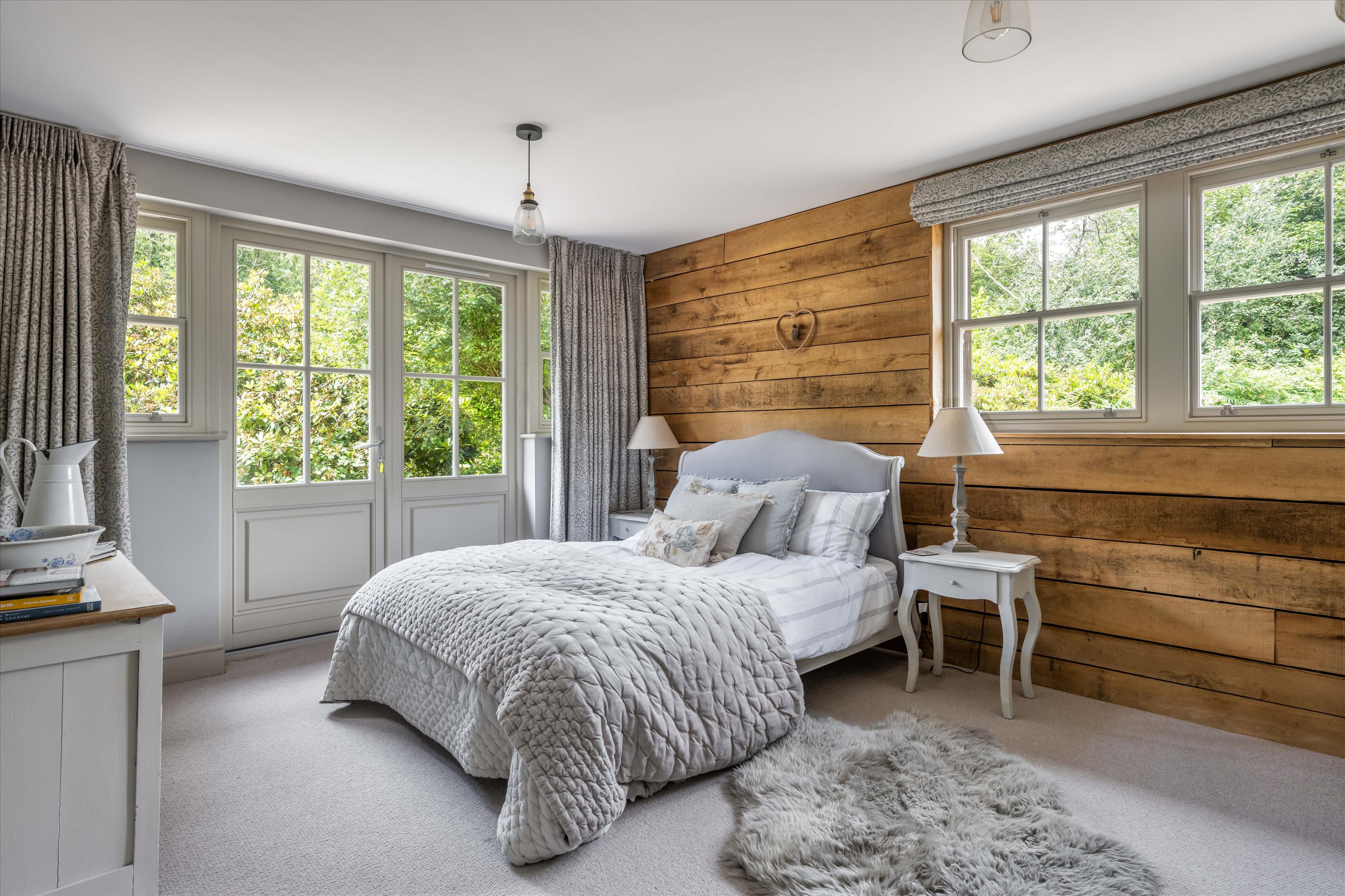 August Lane, Albury, Guildford, Surrey, GU5.