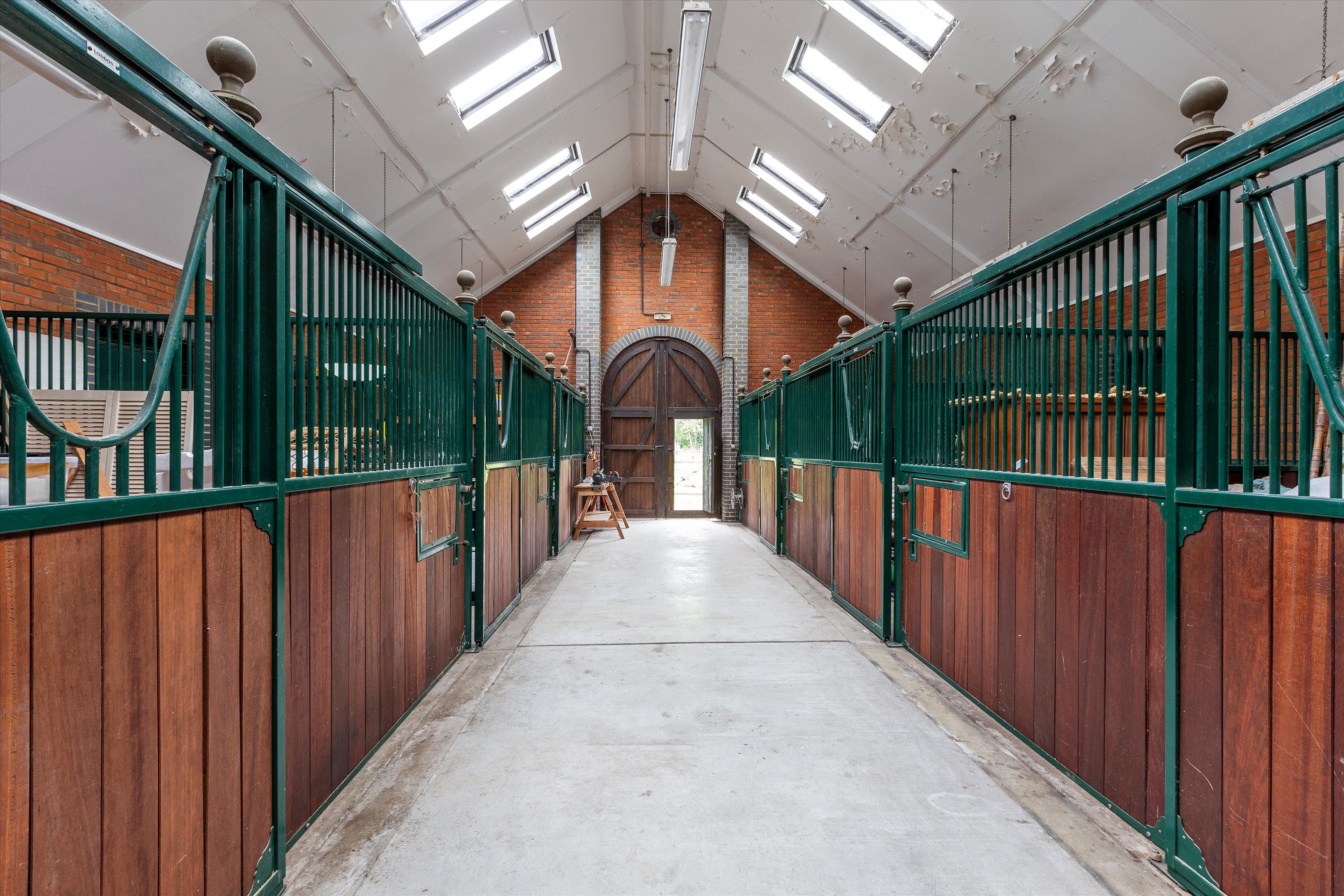 Worplesdon, Guildford, Surrey, GU3 3QG