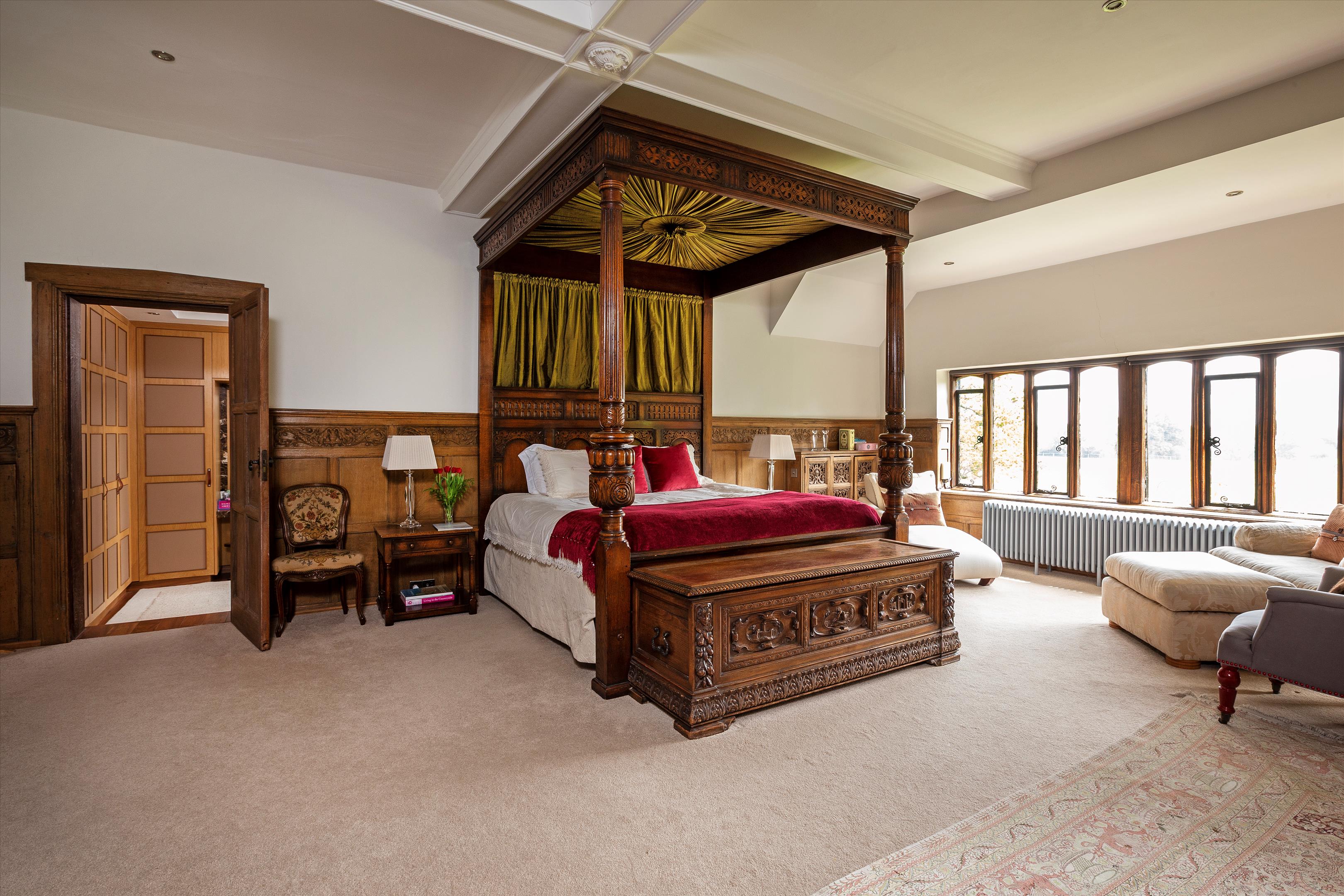 Worplesdon, Guildford, Surrey, GU3 3QG