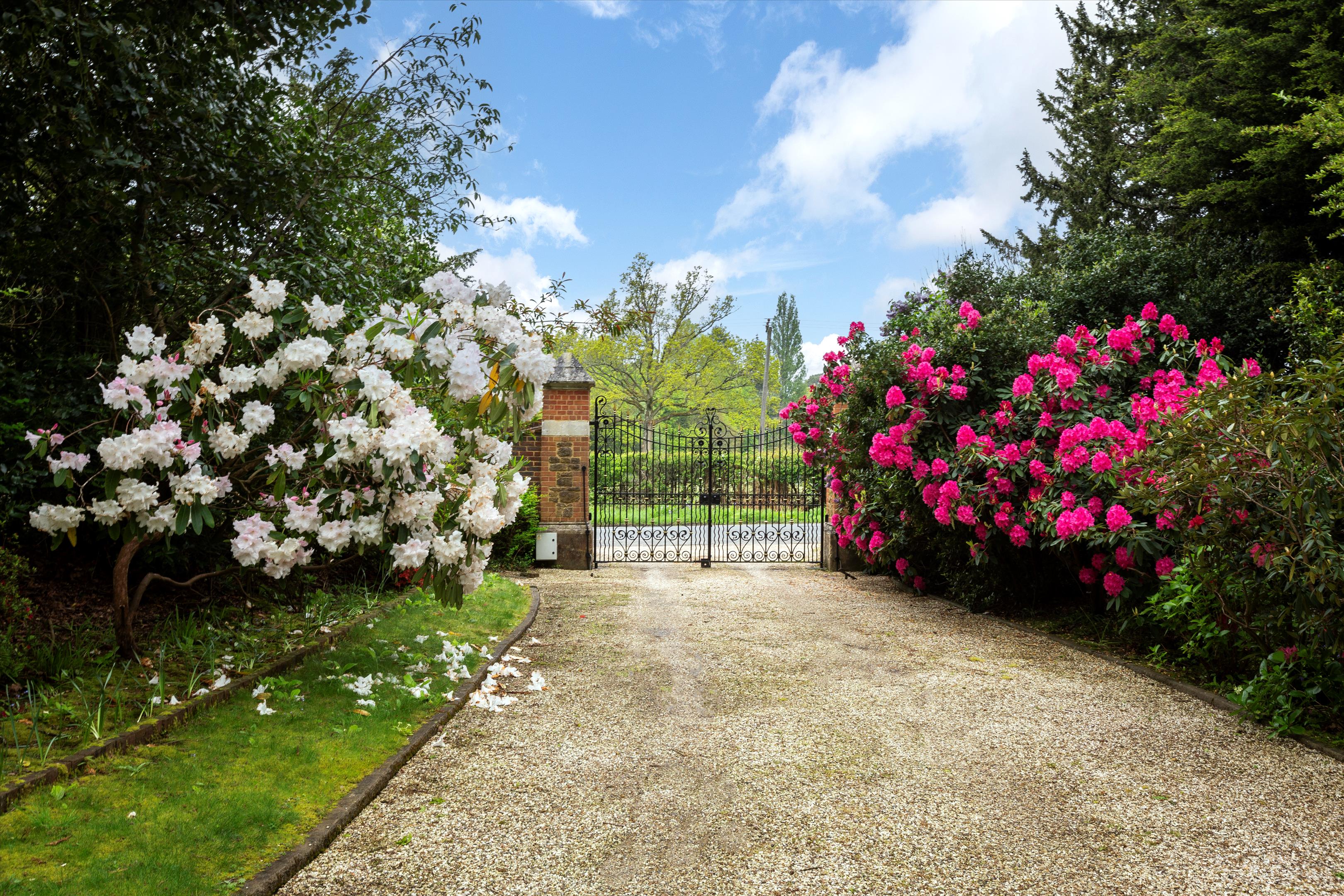 Worplesdon, Guildford, Surrey, GU3 3QG