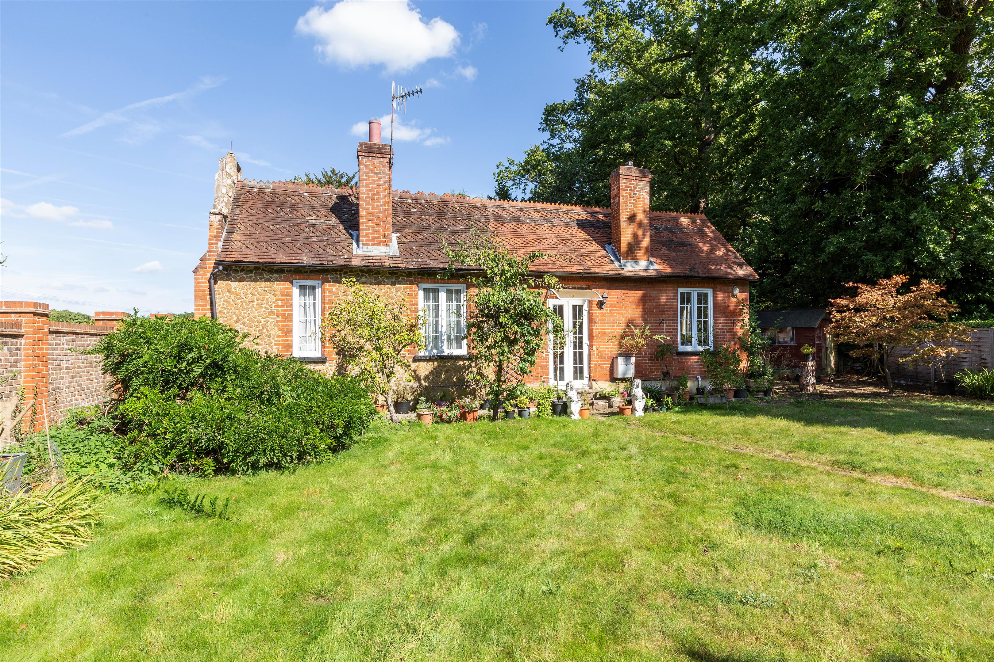 Worplesdon, Guildford, Surrey, GU3 3QG