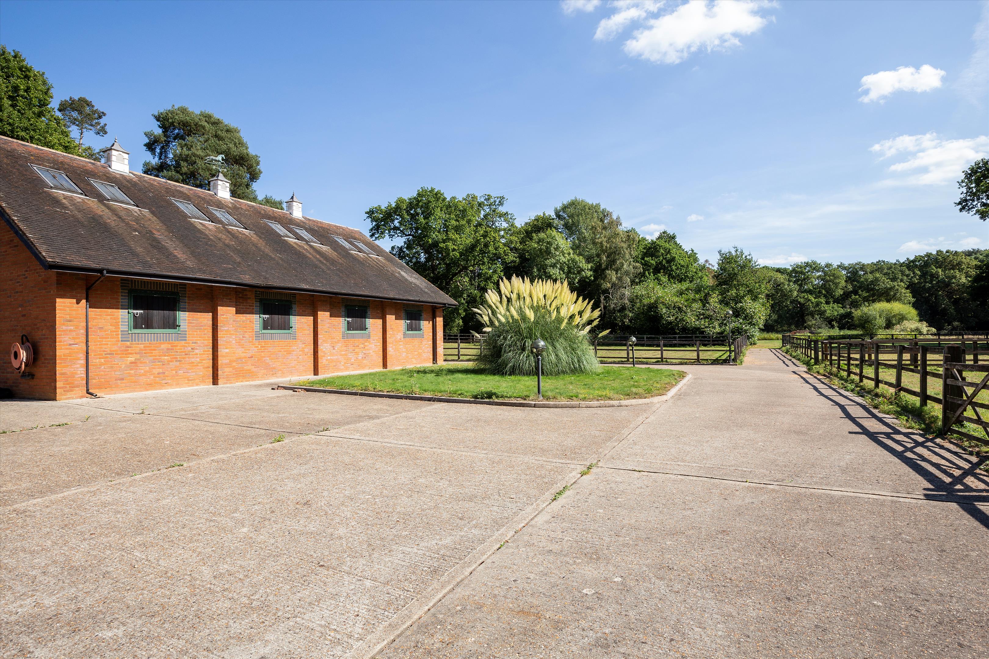 Worplesdon, Guildford, Surrey, GU3 3QG