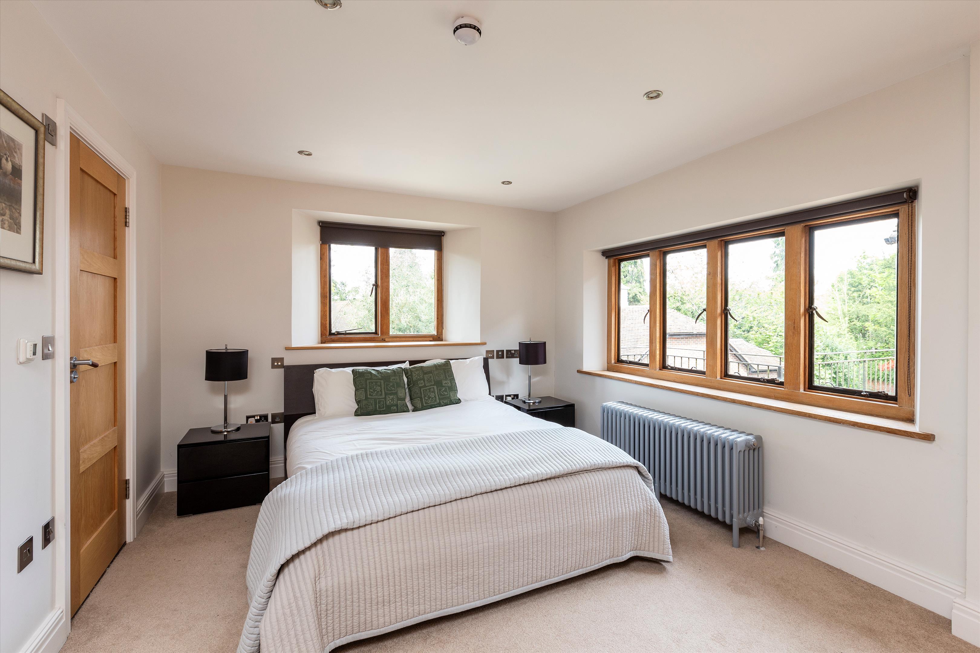Worplesdon, Guildford, Surrey, GU3 3QG