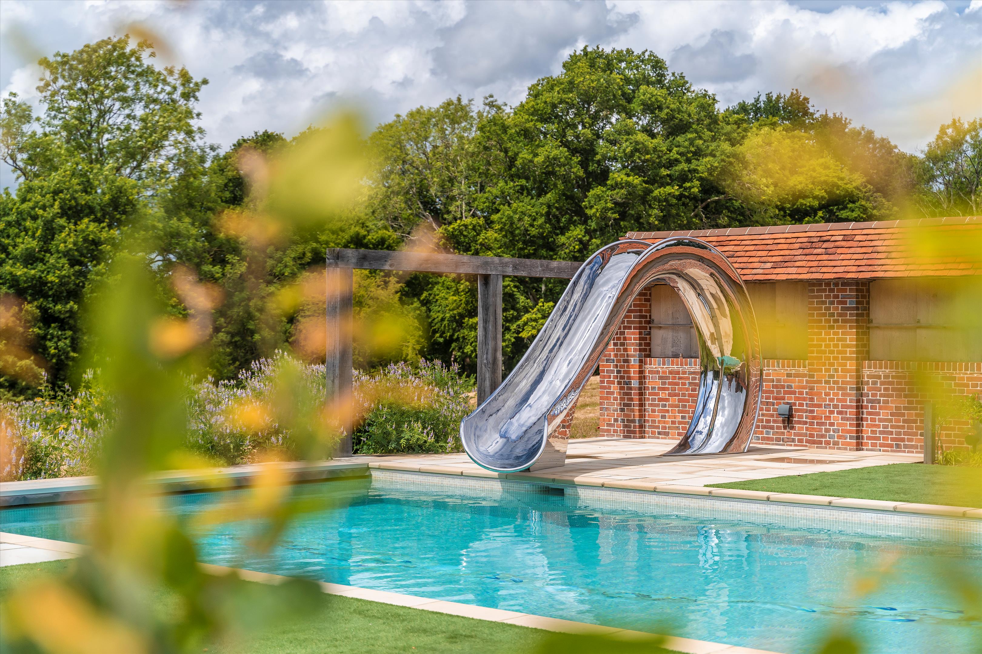The Common, Dunsfold, Godalming, Surrey, GU8