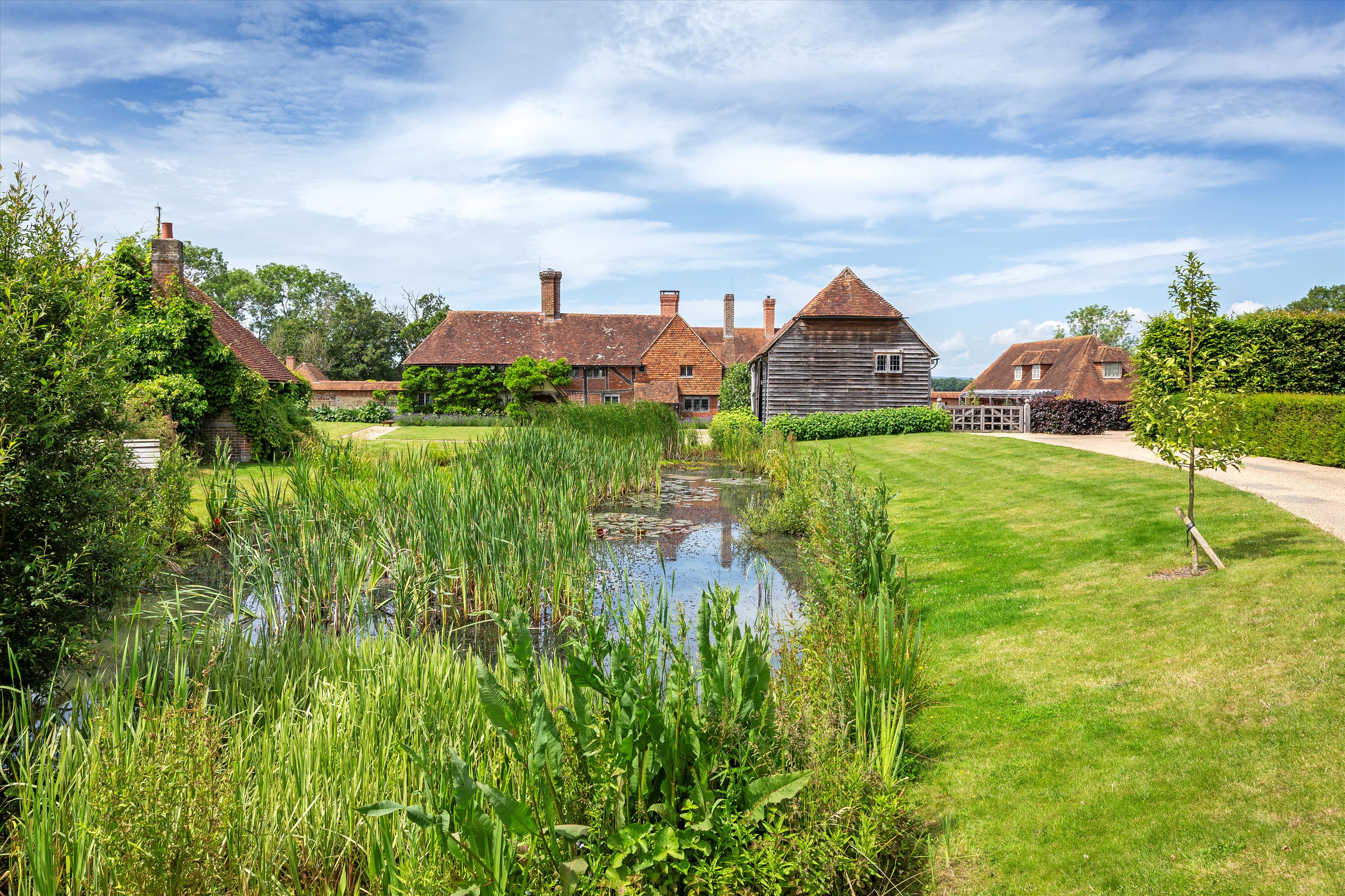 The Common, Dunsfold, Godalming, Surrey, GU8
