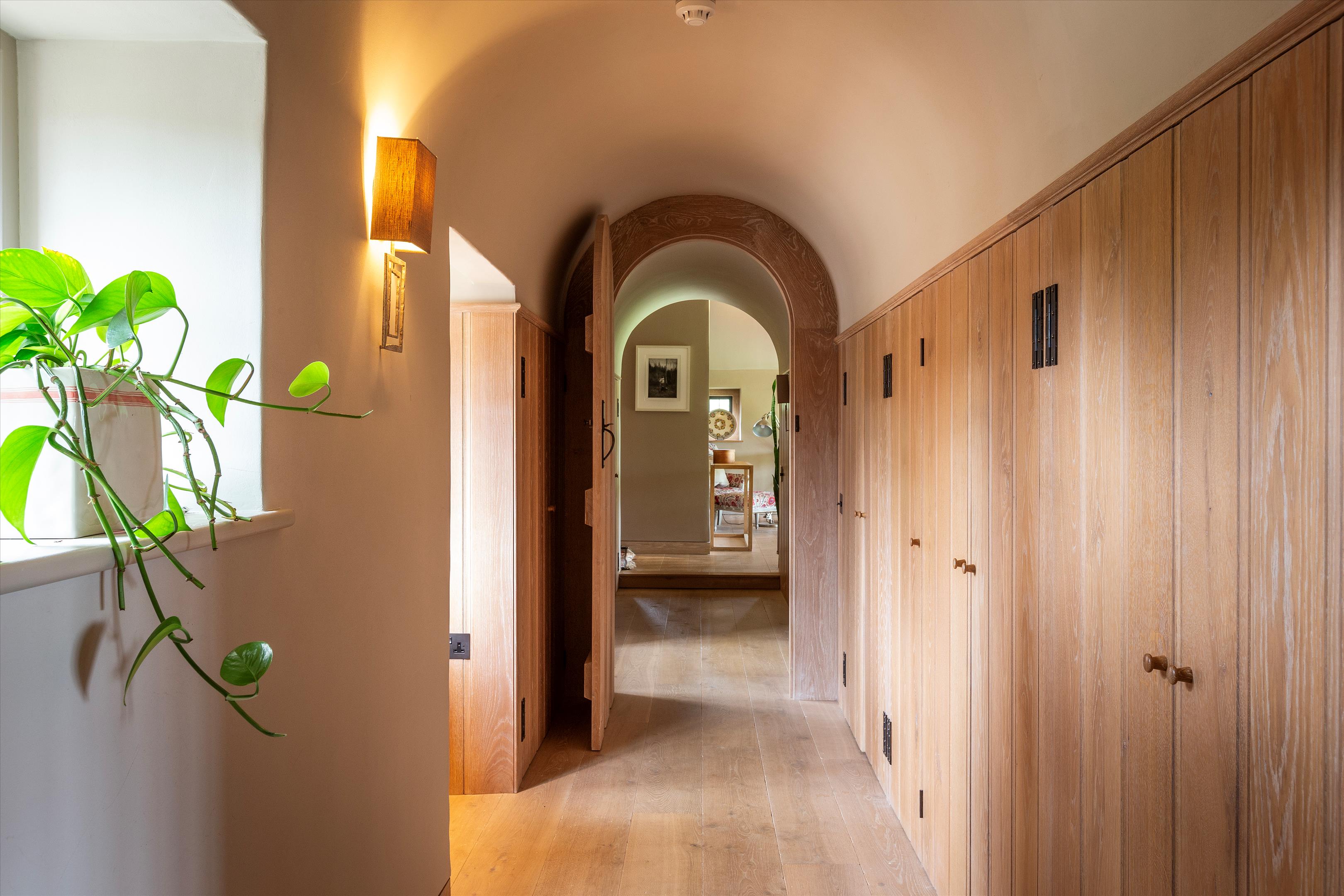 The Common, Dunsfold, Godalming, Surrey, GU8