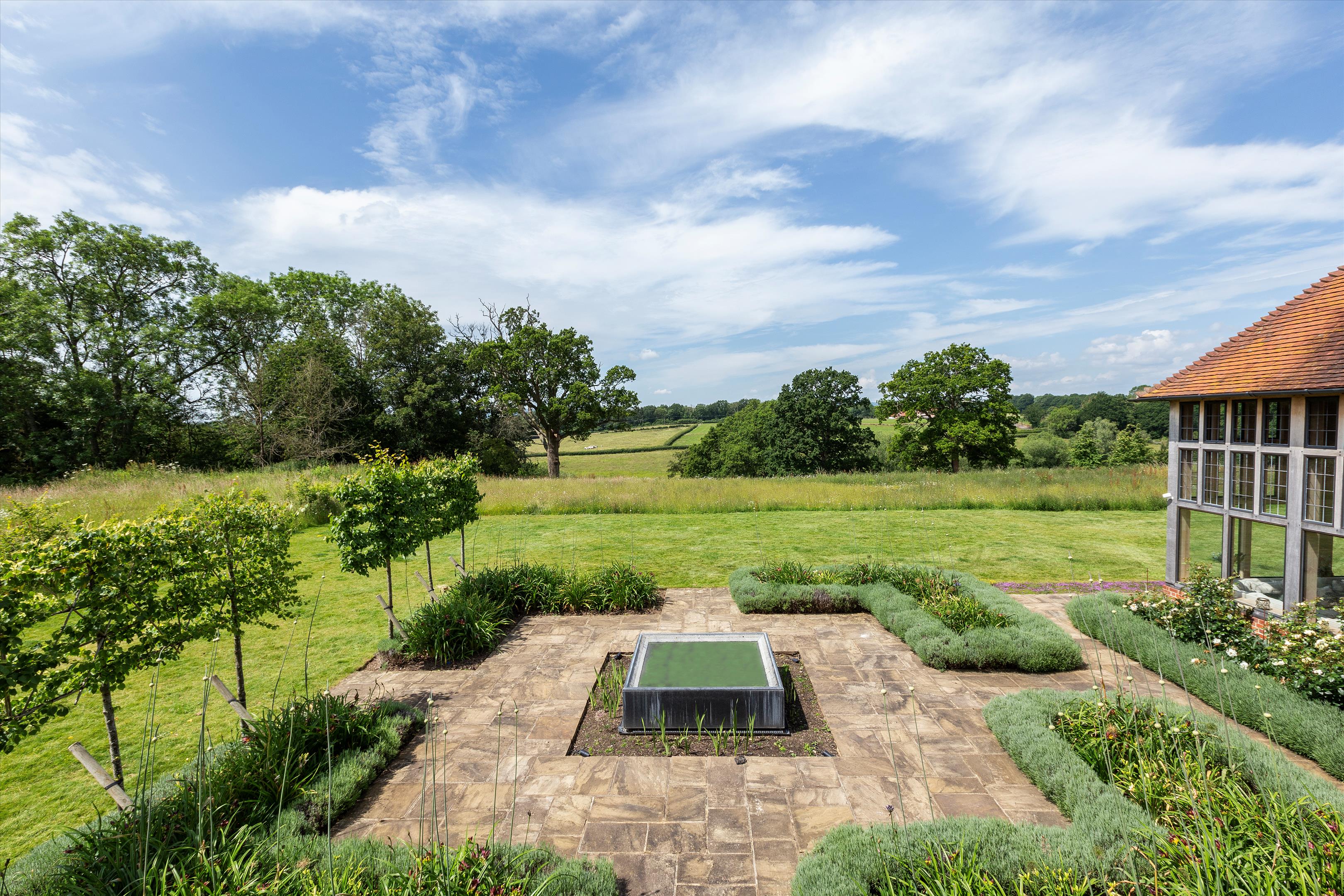 The Common, Dunsfold, Godalming, Surrey, GU8