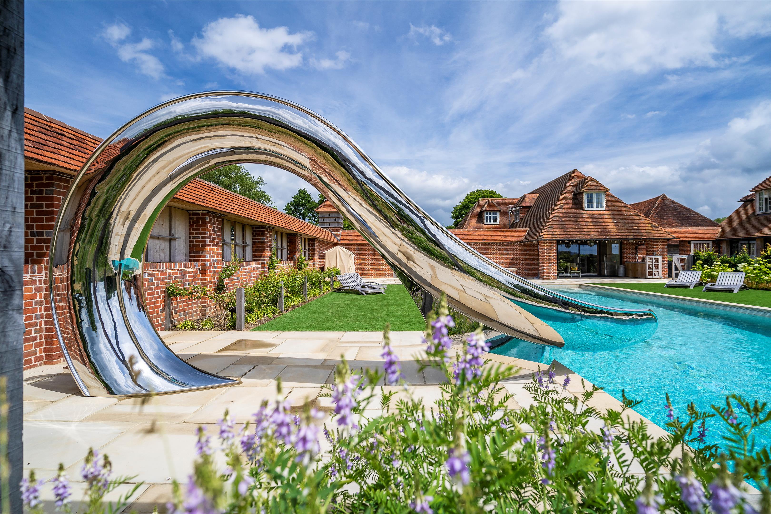 The Common, Dunsfold, Godalming, Surrey, GU8