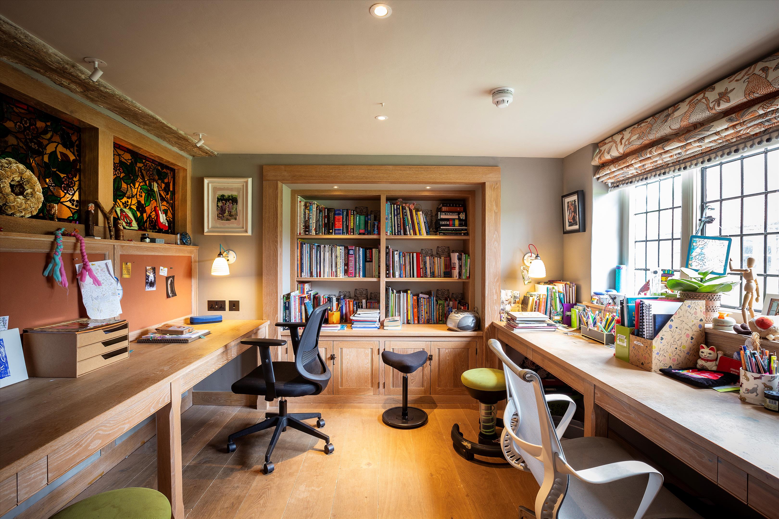 The Common, Dunsfold, Godalming, Surrey, GU8