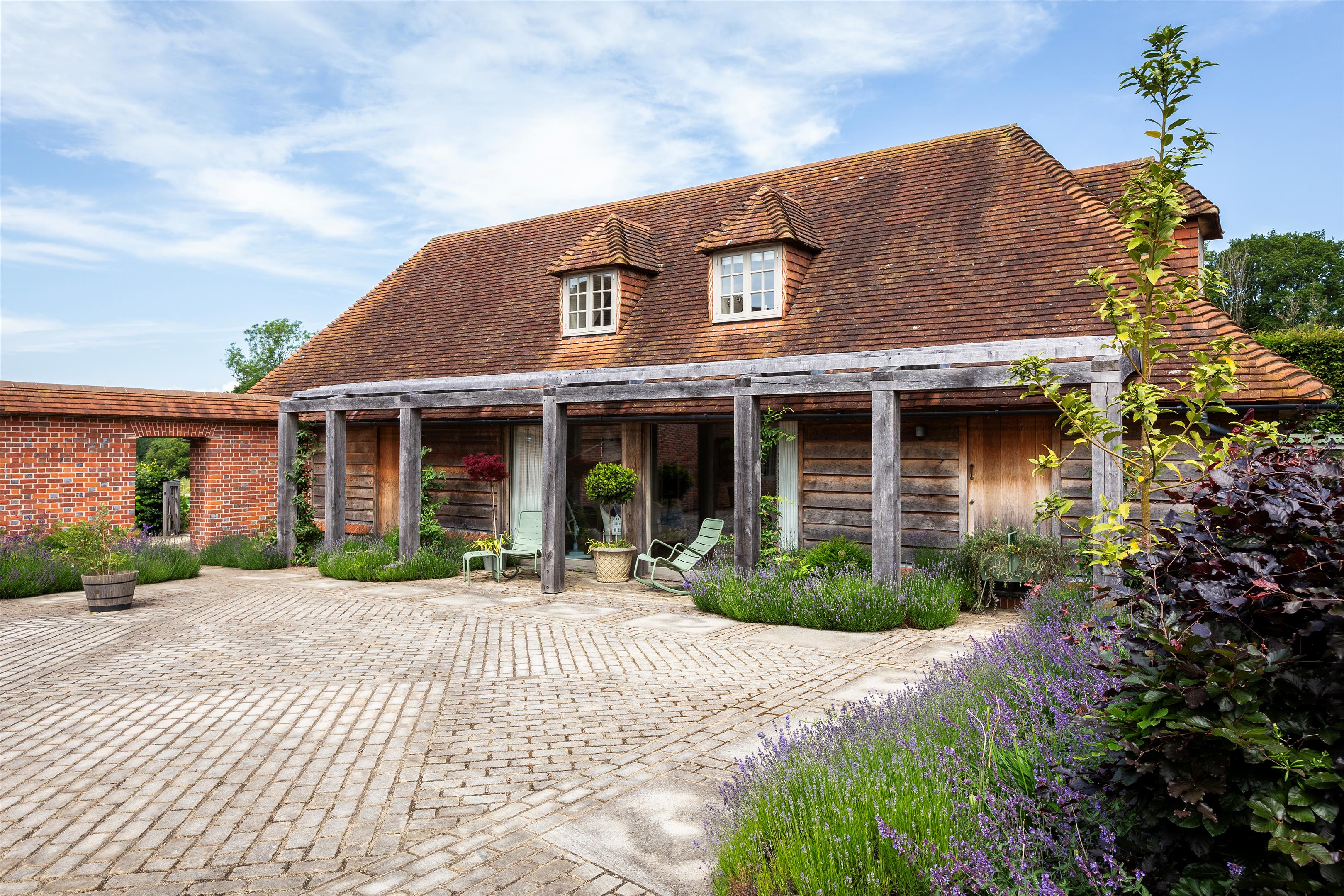 The Common, Dunsfold, Godalming, Surrey, GU8