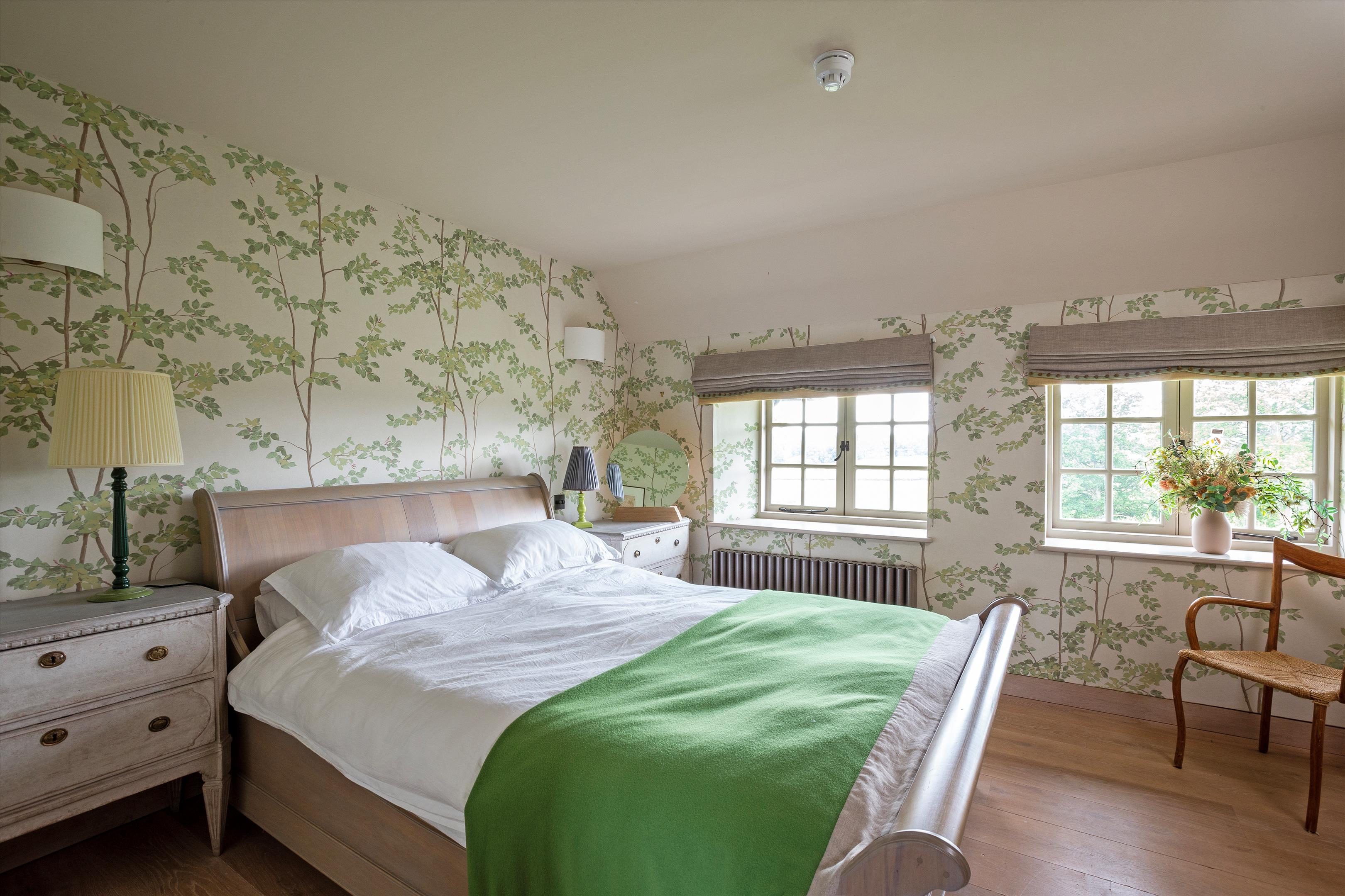 The Common, Dunsfold, Godalming, Surrey, GU8