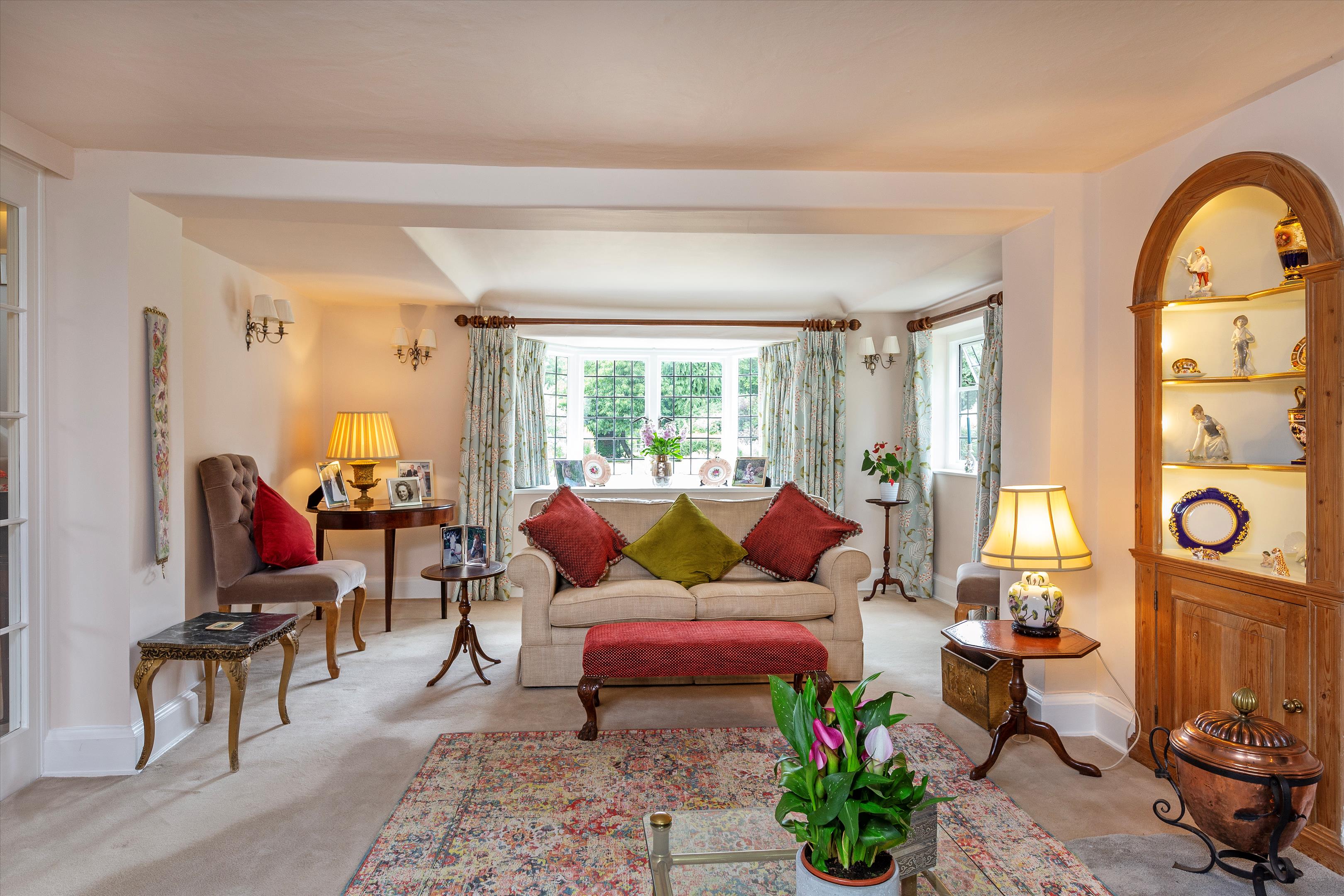 The Street, Frensham, Farnham, Surrey GU10