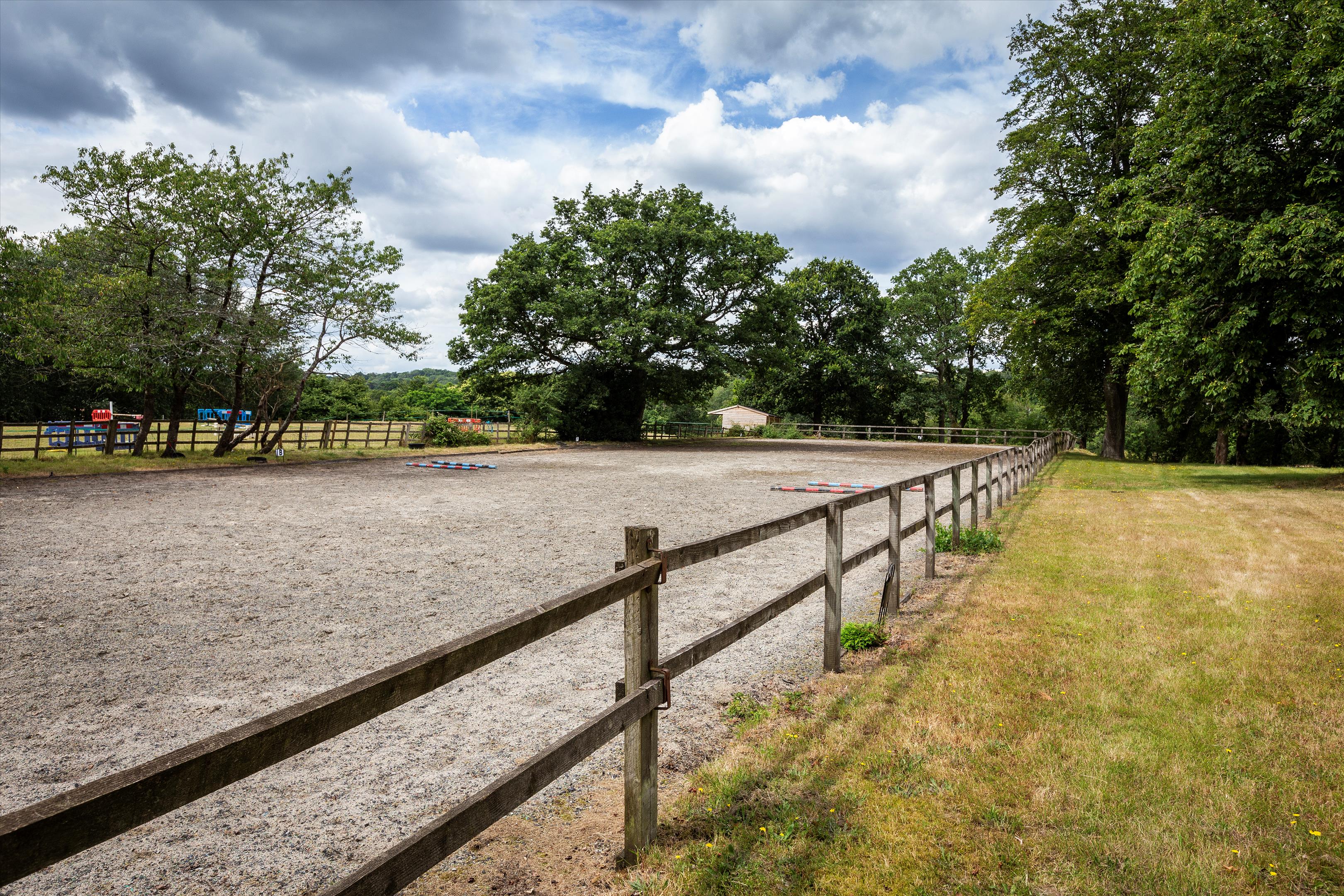 The Street, Frensham, Farnham, Surrey GU10