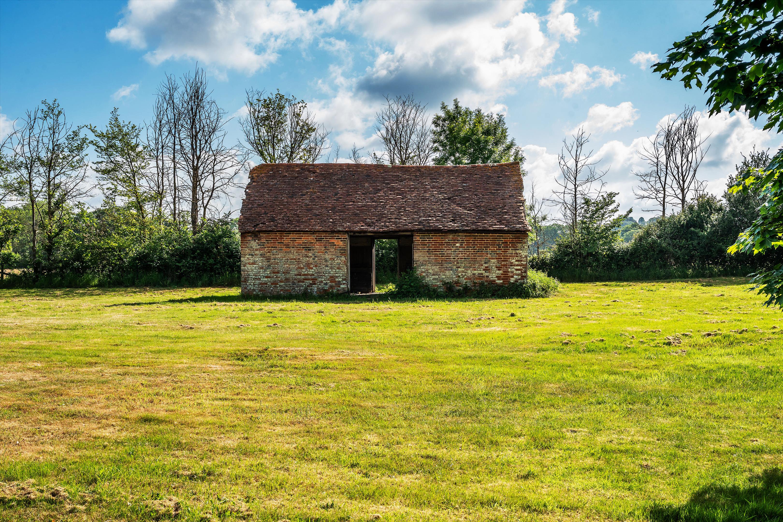 Utworth Manor, Nr Cranleigh, Surrey, GU6 8JU