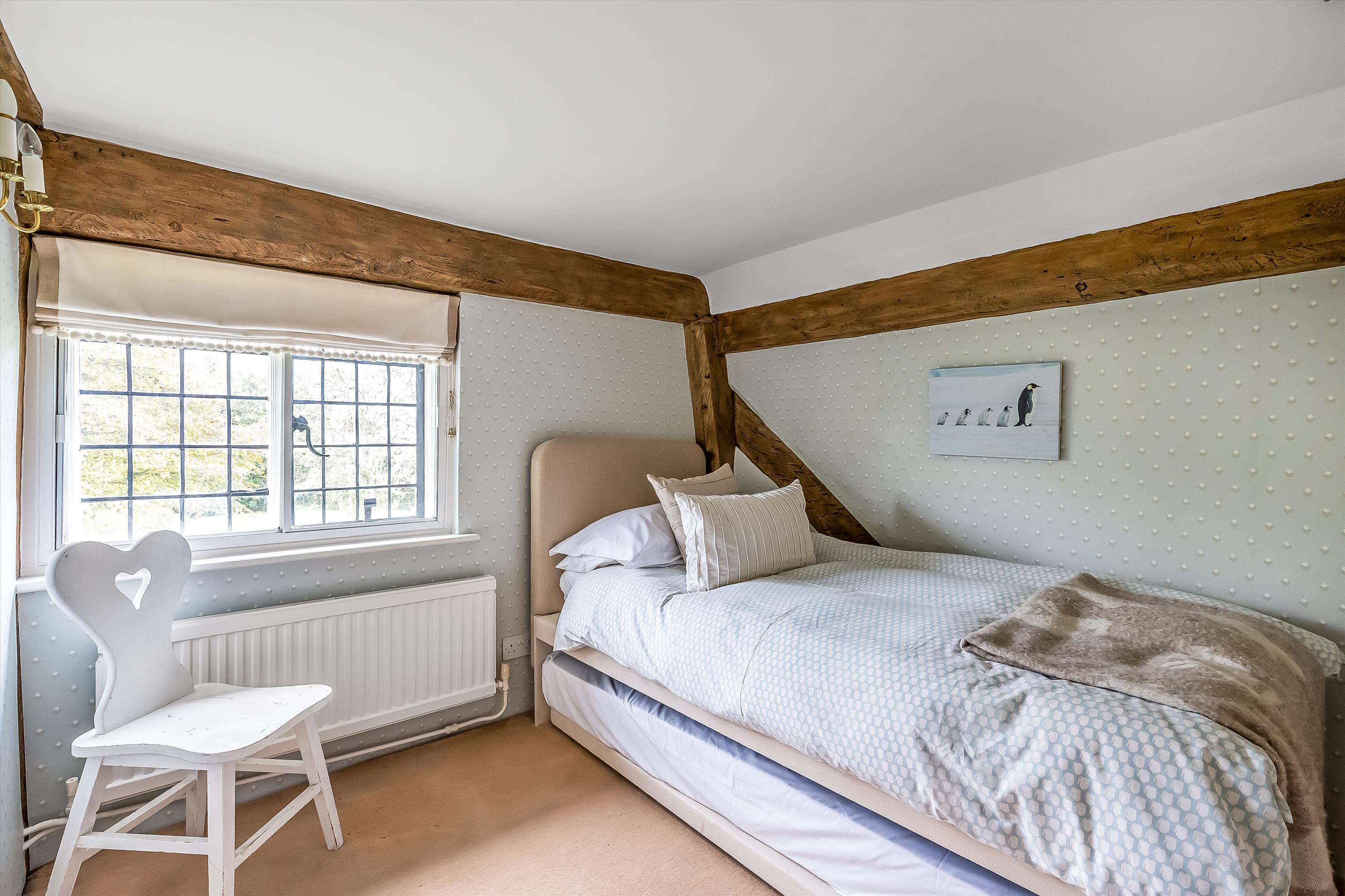 Utworth Manor, Nr Cranleigh, Surrey, GU6 8JU