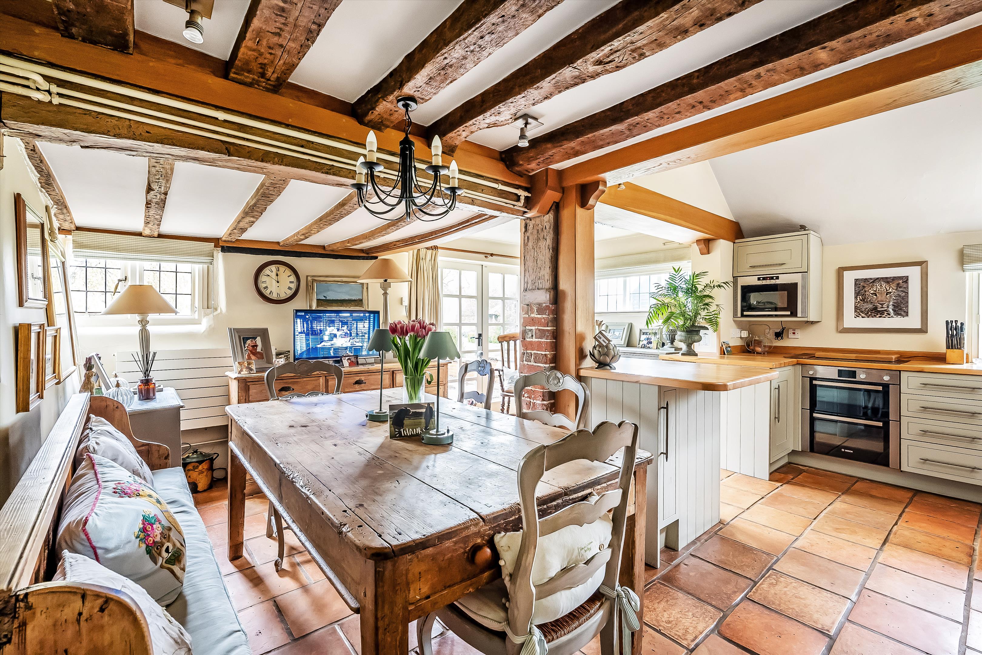 Utworth Manor, Nr Cranleigh, Surrey, GU6 8JU