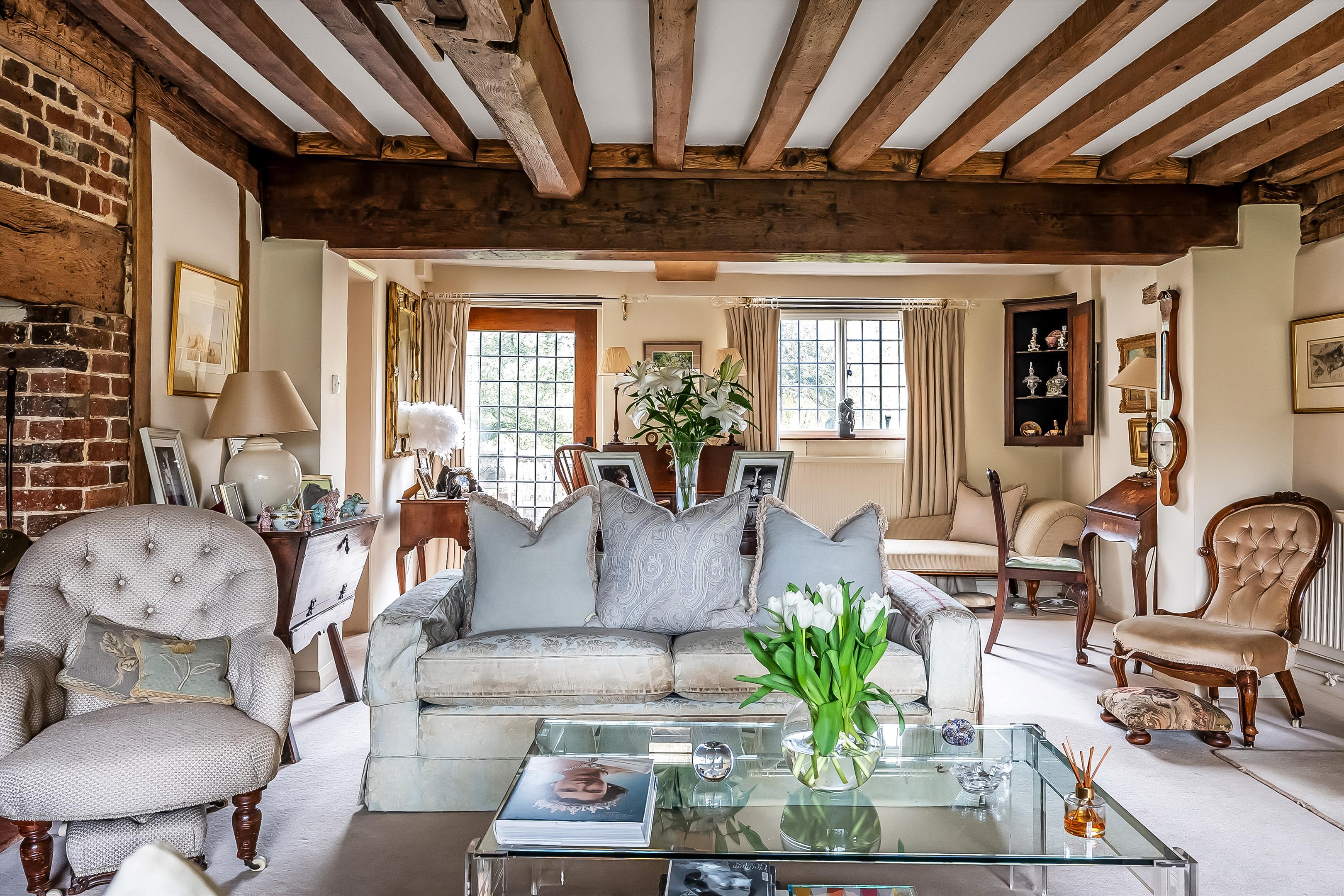 Utworth Manor, Nr Cranleigh, Surrey, GU6 8JU