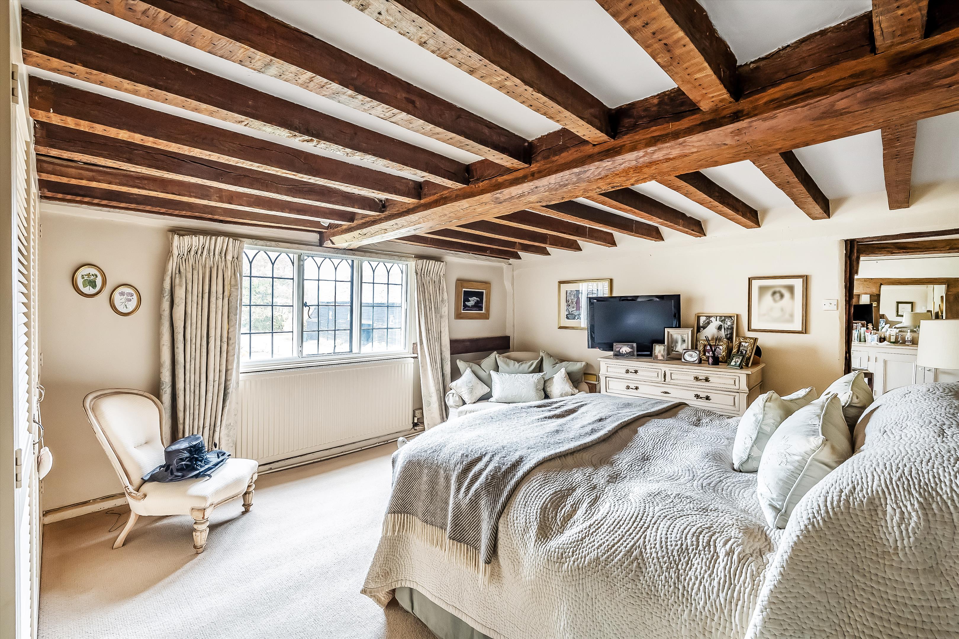 Utworth Manor, Nr Cranleigh, Surrey, GU6 8JU