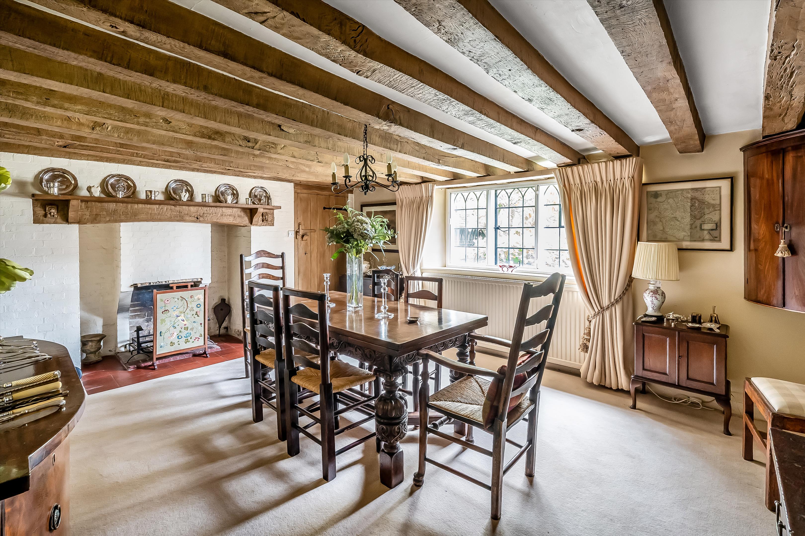 Utworth Manor, Nr Cranleigh, Surrey, GU6 8JU