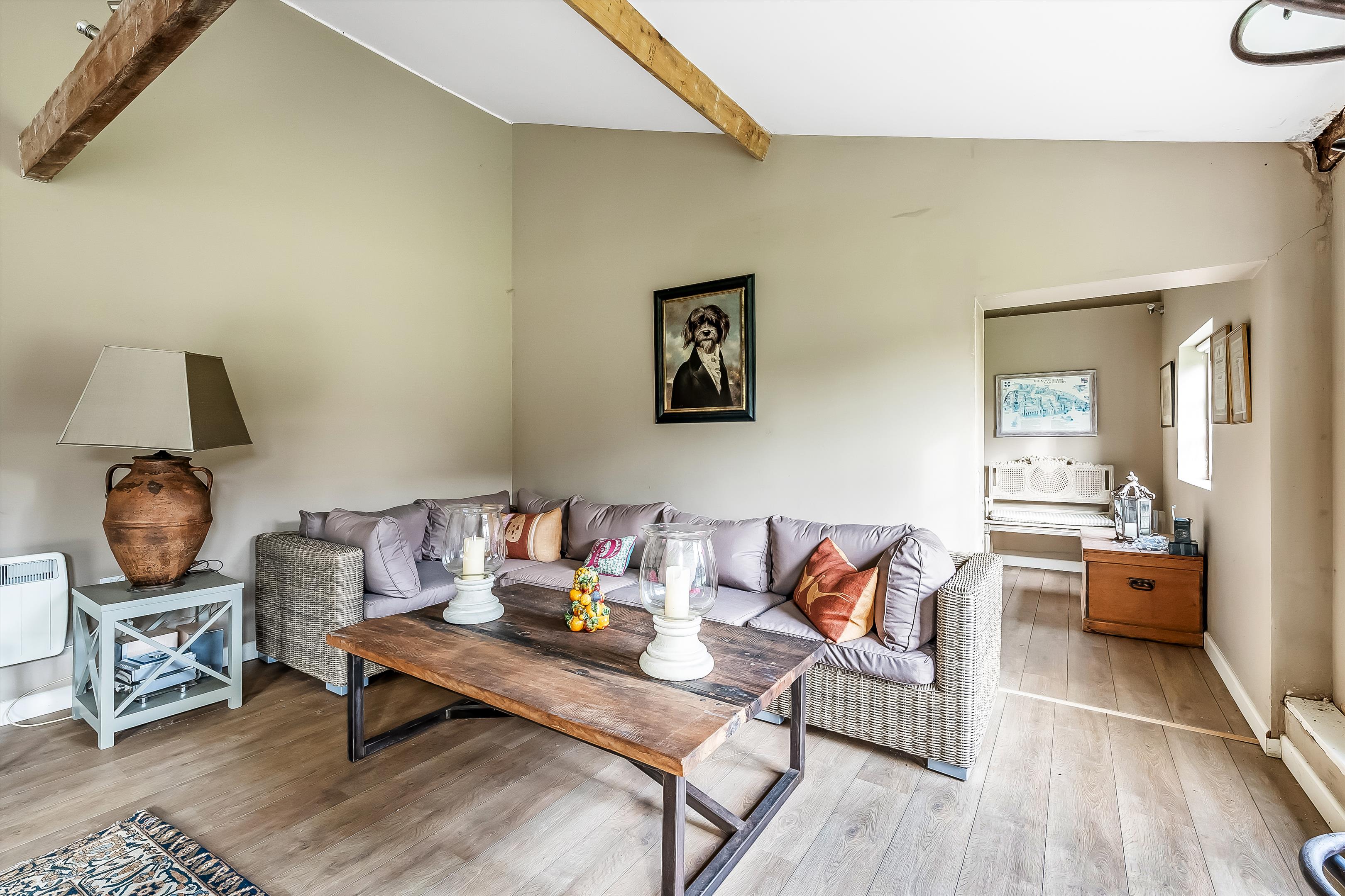 Utworth Manor, Nr Cranleigh, Surrey, GU6 8JU