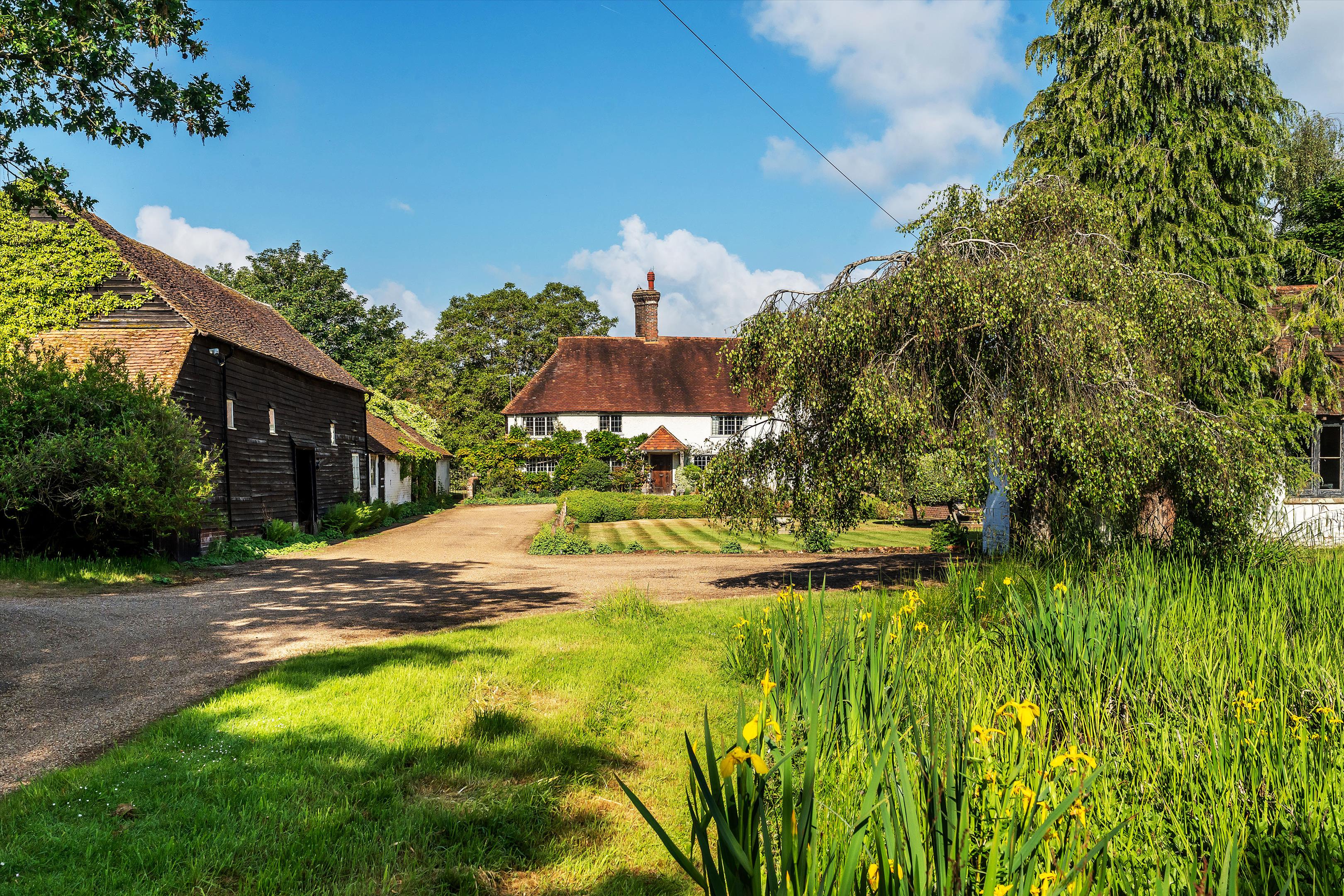 Utworth Manor, Nr Cranleigh, Surrey, GU6 8JU