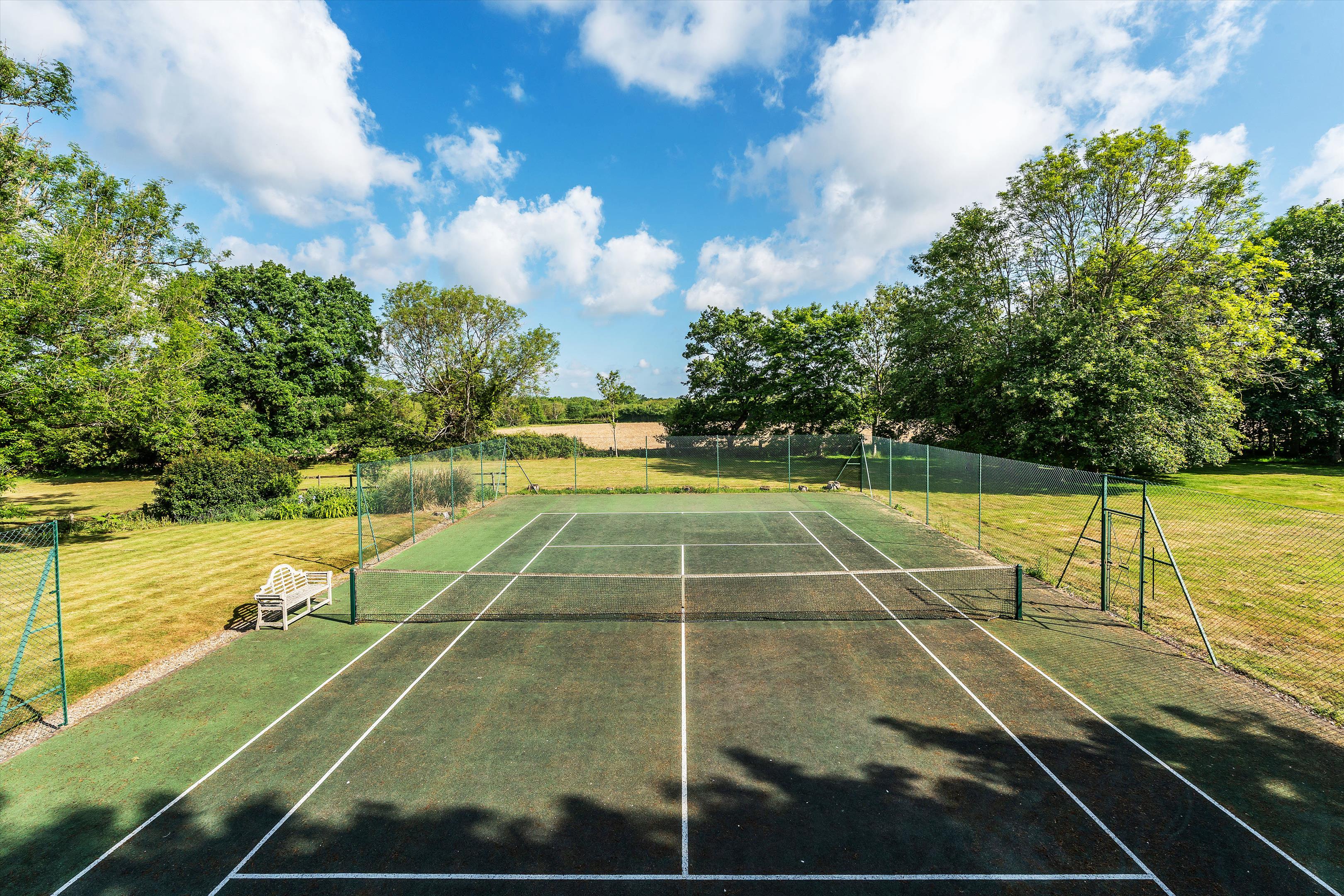 Utworth Manor, Nr Cranleigh, Surrey, GU6 8JU