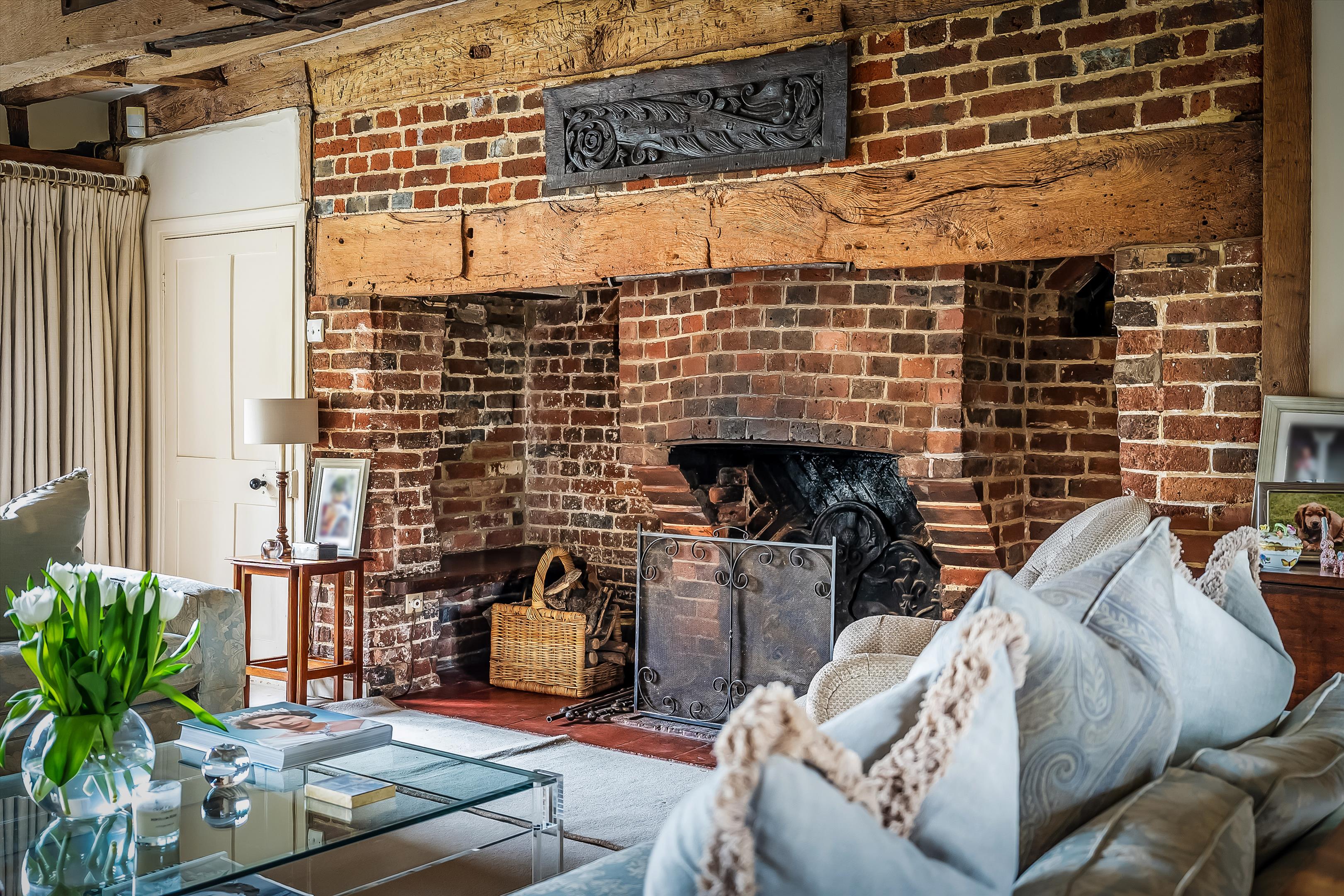 Utworth Manor, Nr Cranleigh, Surrey, GU6 8JU