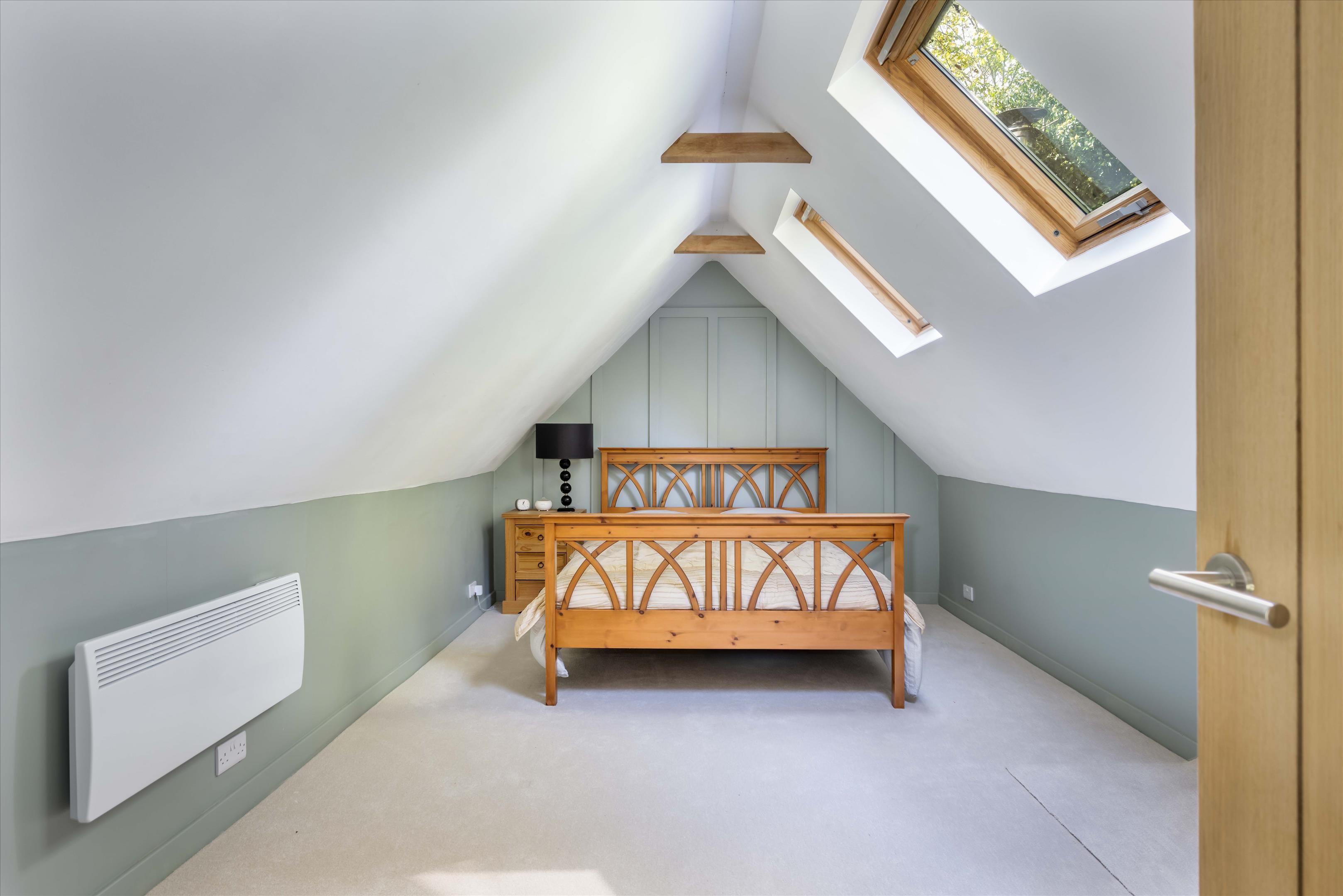 Highfield Lane, Thursley, Godalming, Surrey, GU8