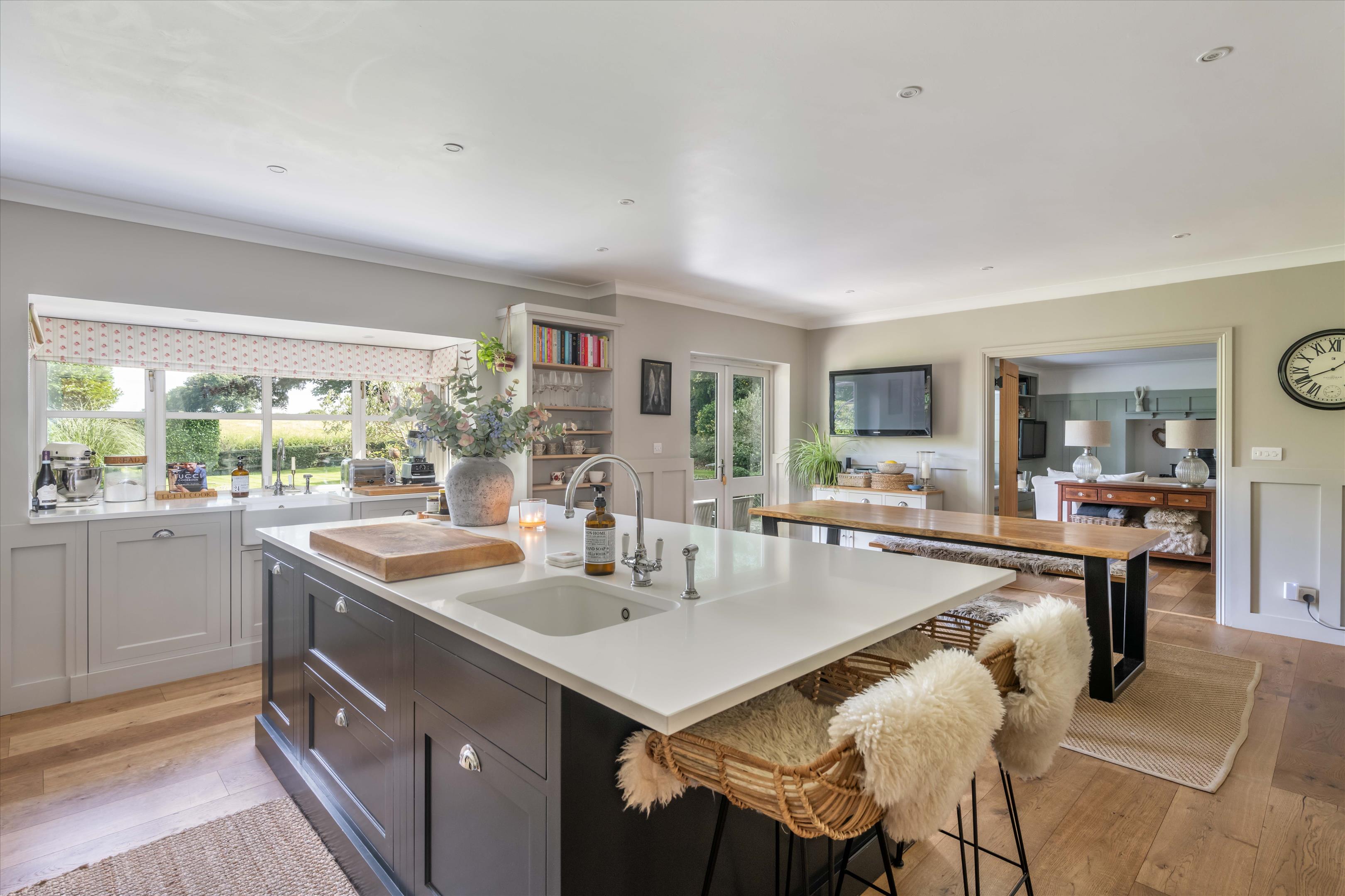 Highfield Lane, Thursley, Godalming, Surrey, GU8