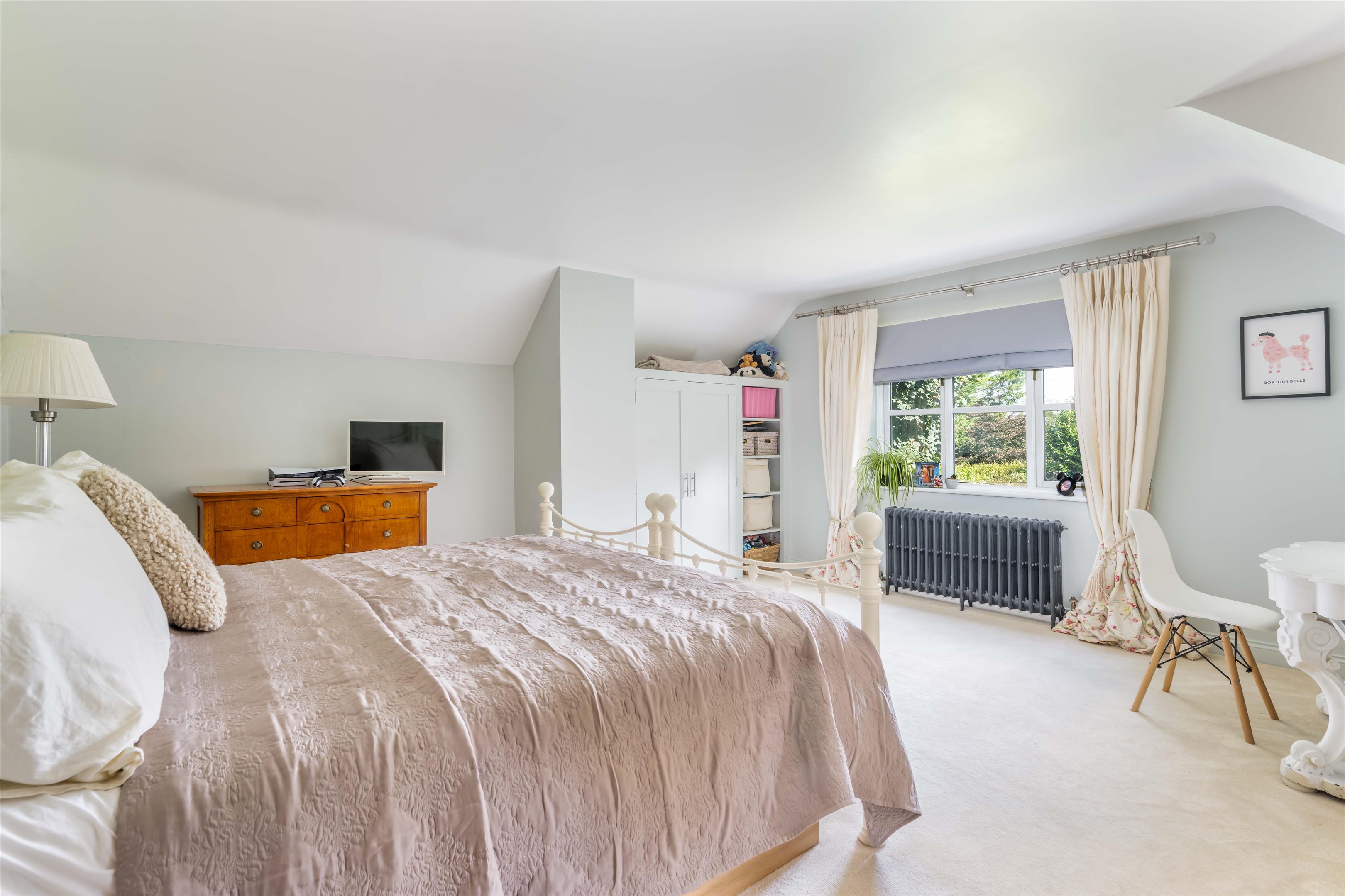 Highfield Lane, Thursley, Godalming, Surrey, GU8