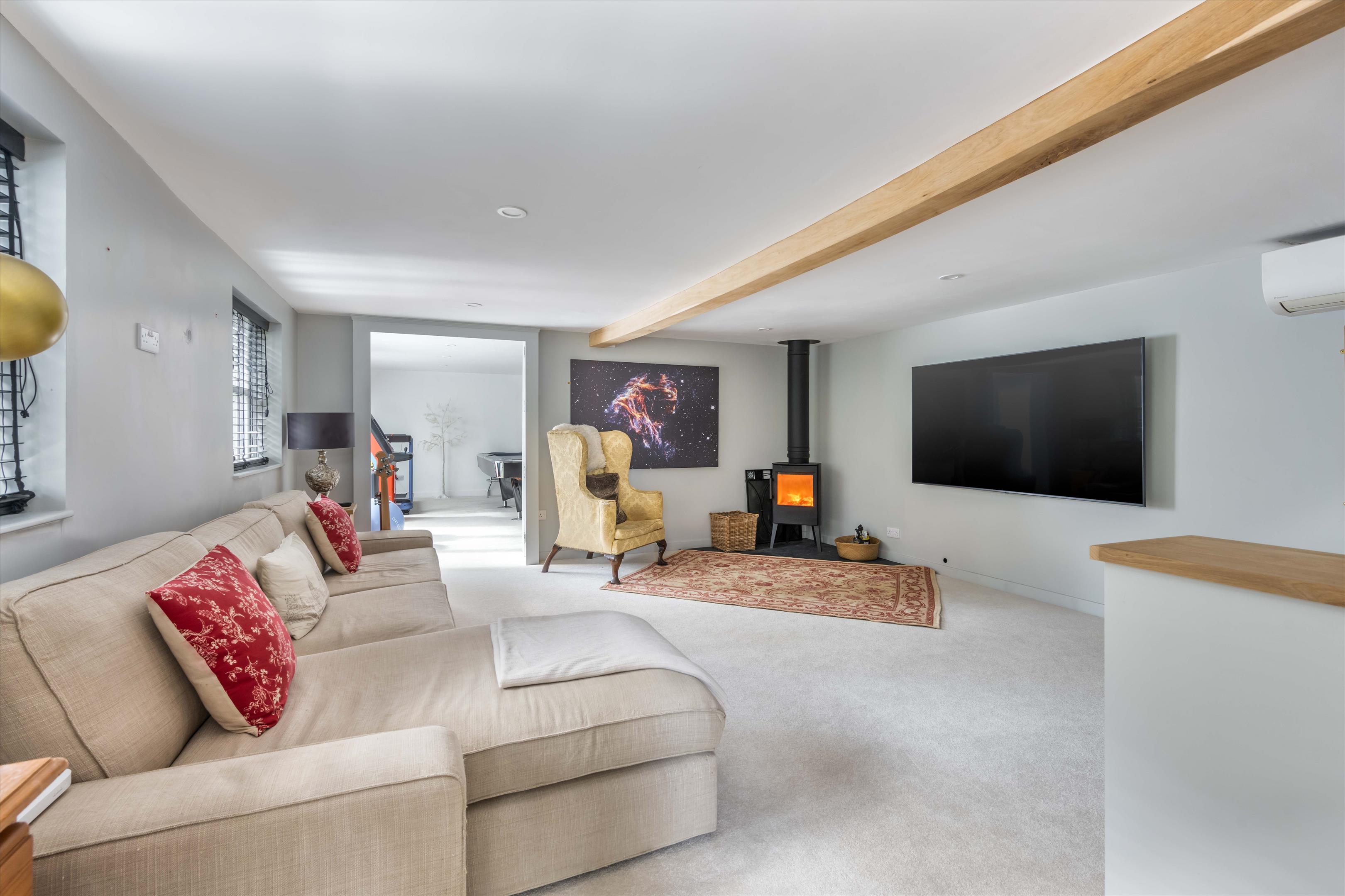 Highfield Lane, Thursley, Godalming, Surrey, GU8