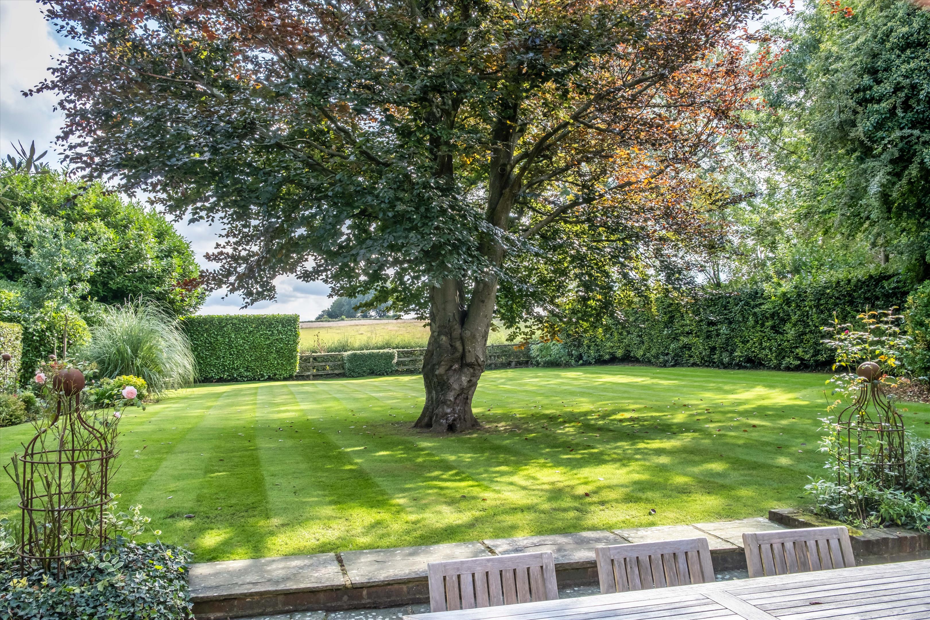 Highfield Lane, Thursley, Godalming, Surrey, GU8