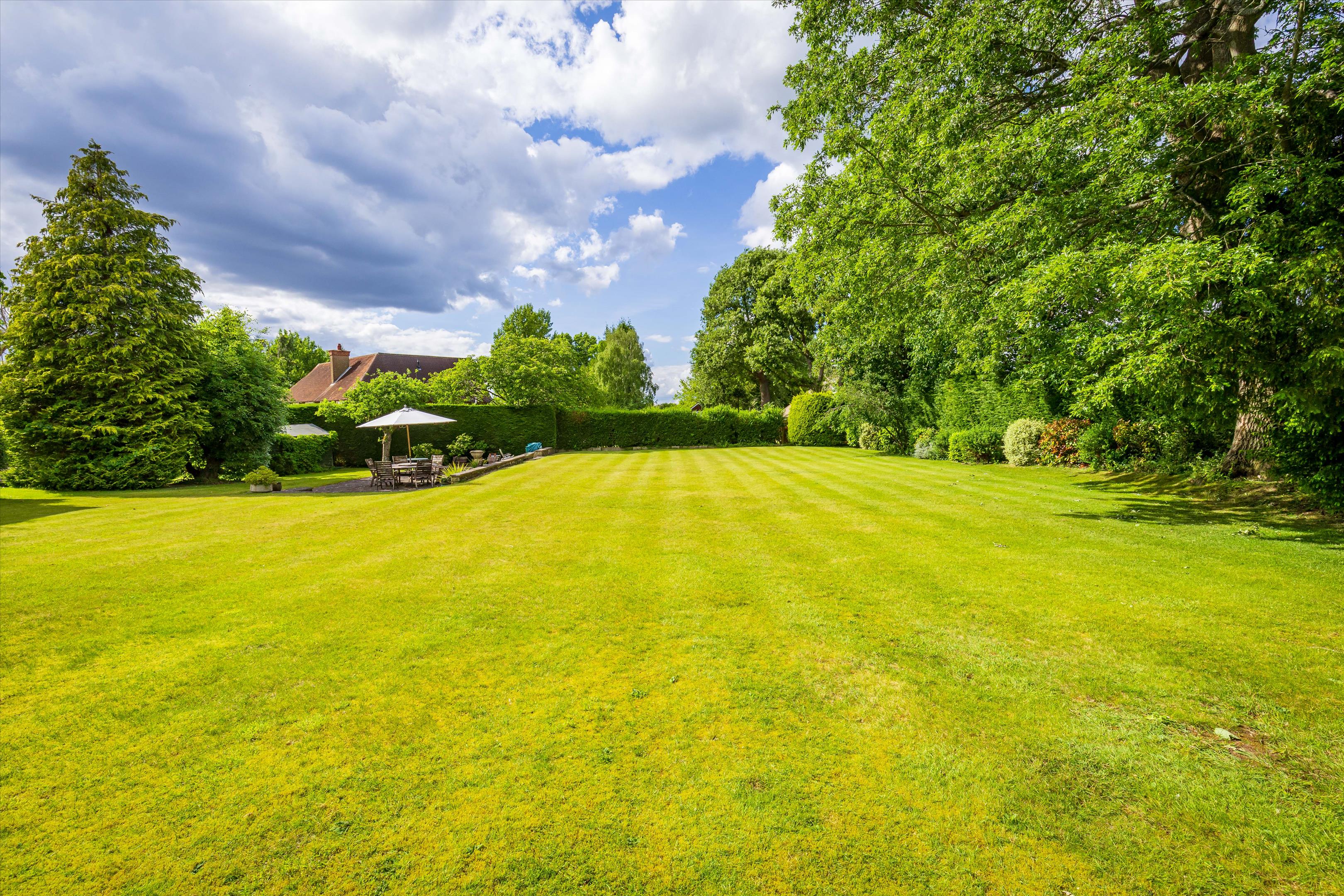 Fairway, Guildford, Surrey GU1