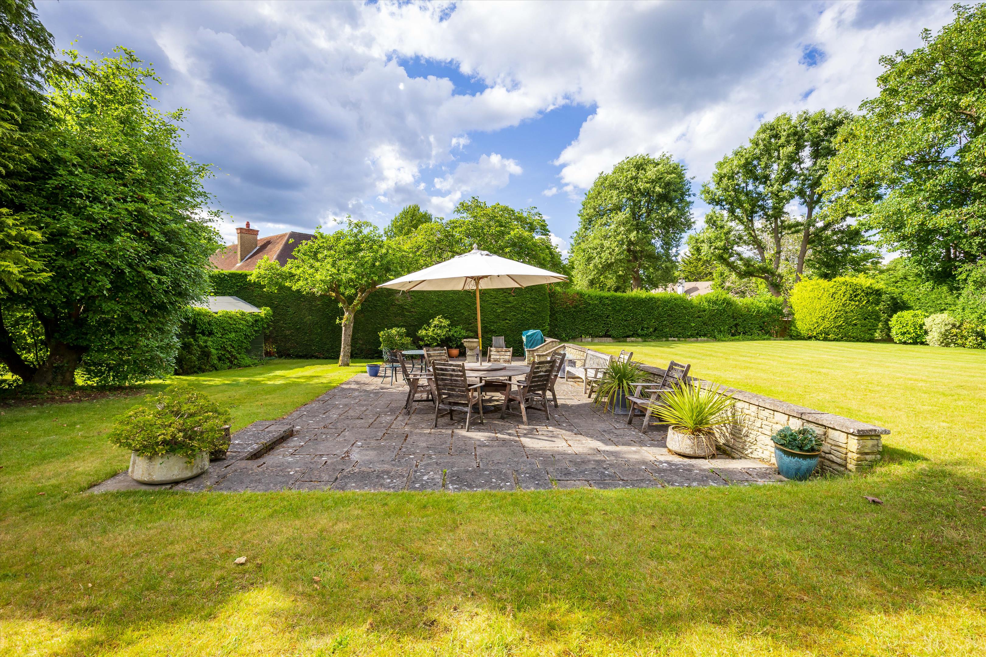 Fairway, Guildford, Surrey GU1