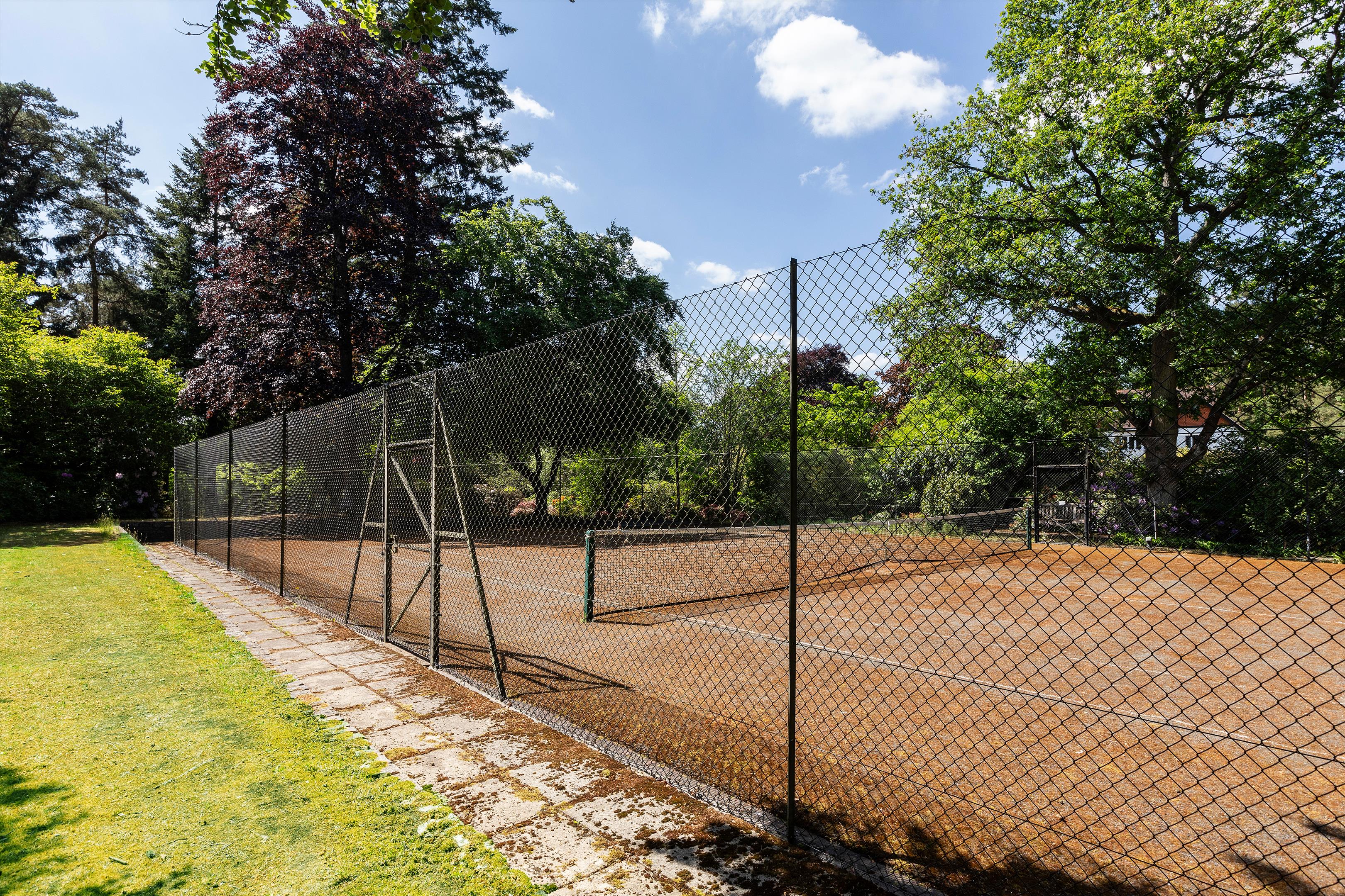 Whitmead Lane, Tilford, Farnham, Surrey GU10