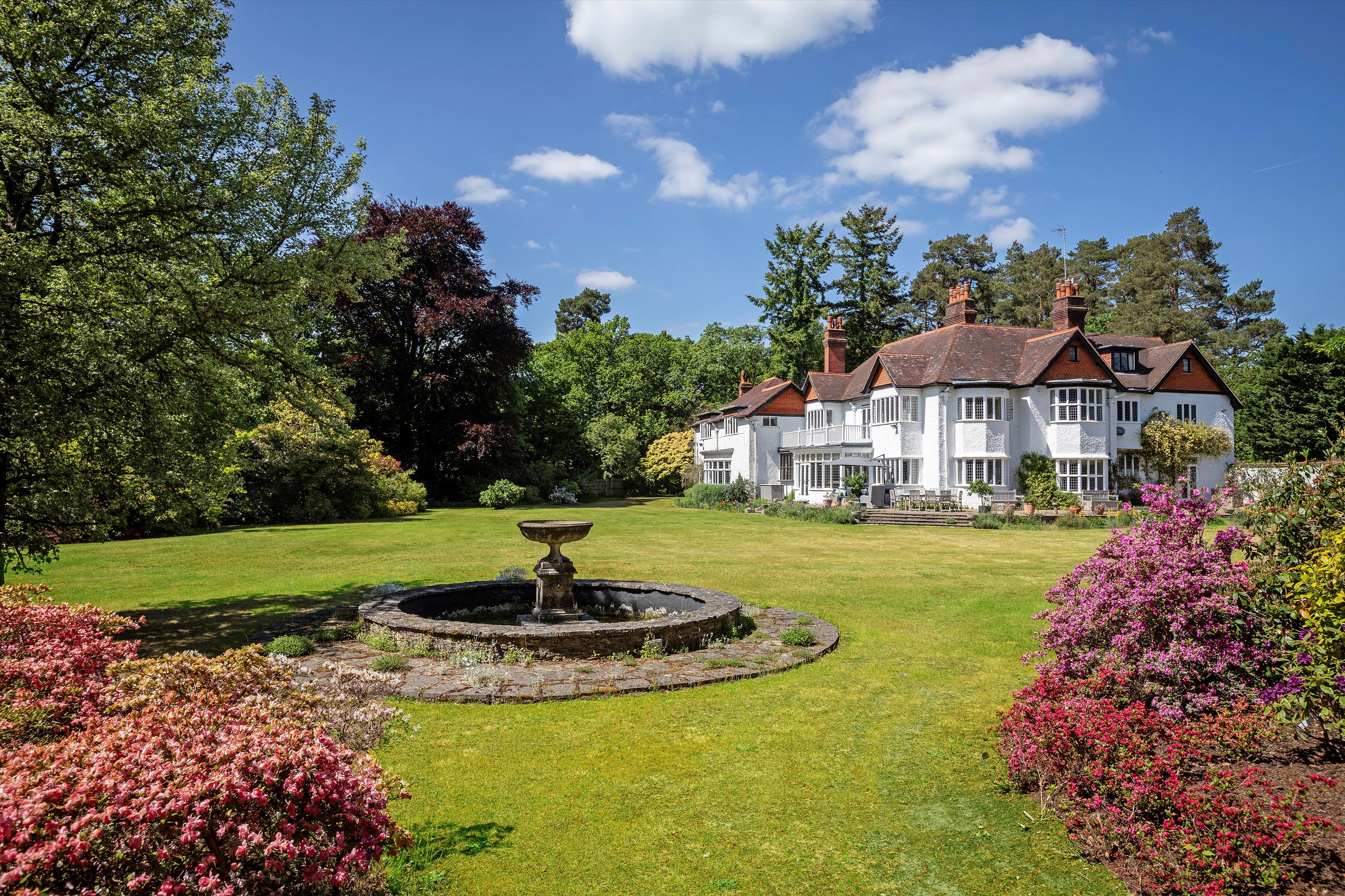 Whitmead Lane, Tilford, Farnham, Surrey GU10