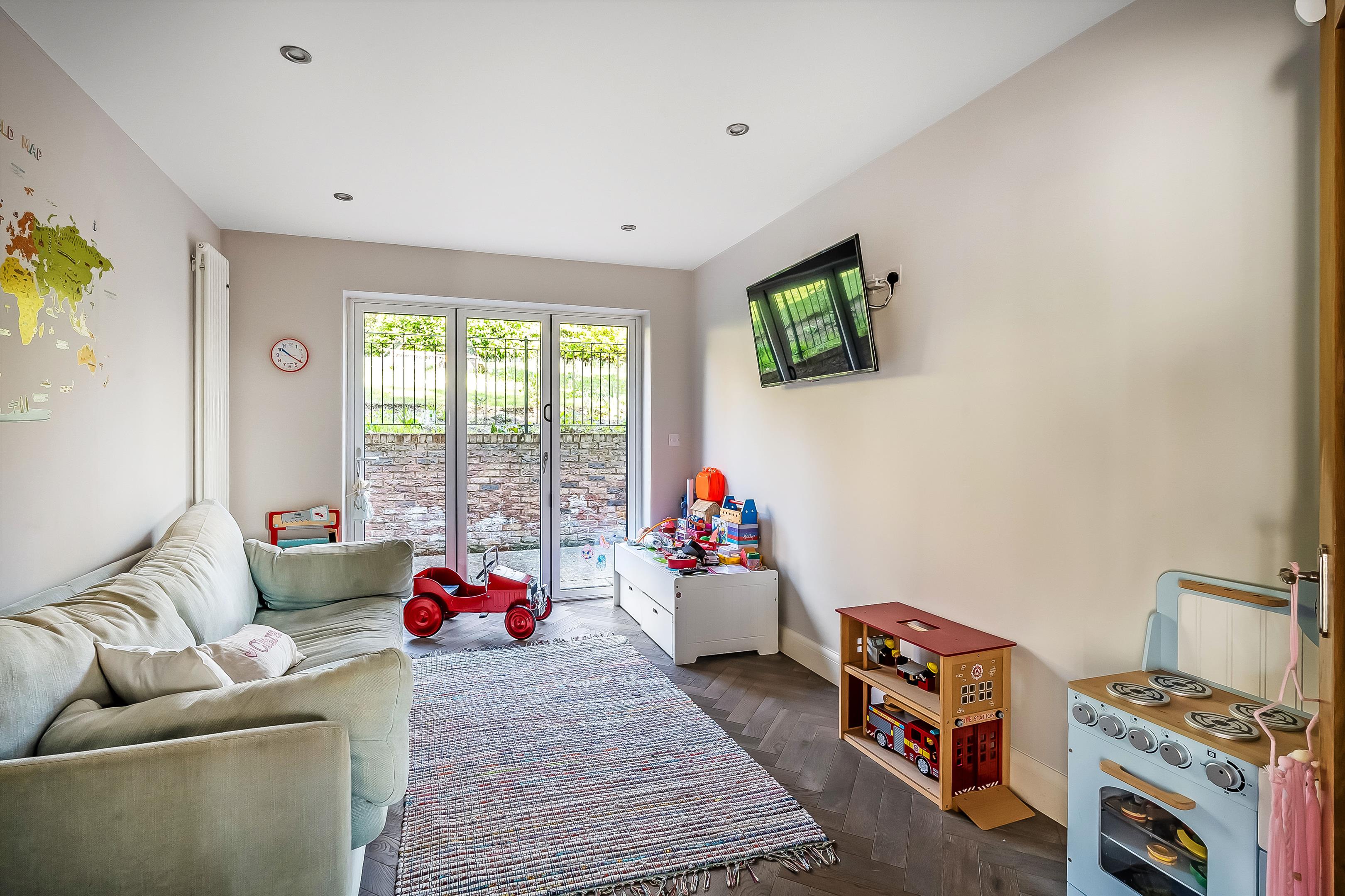 Guildown Road, Guildford, Surrey, GU2
