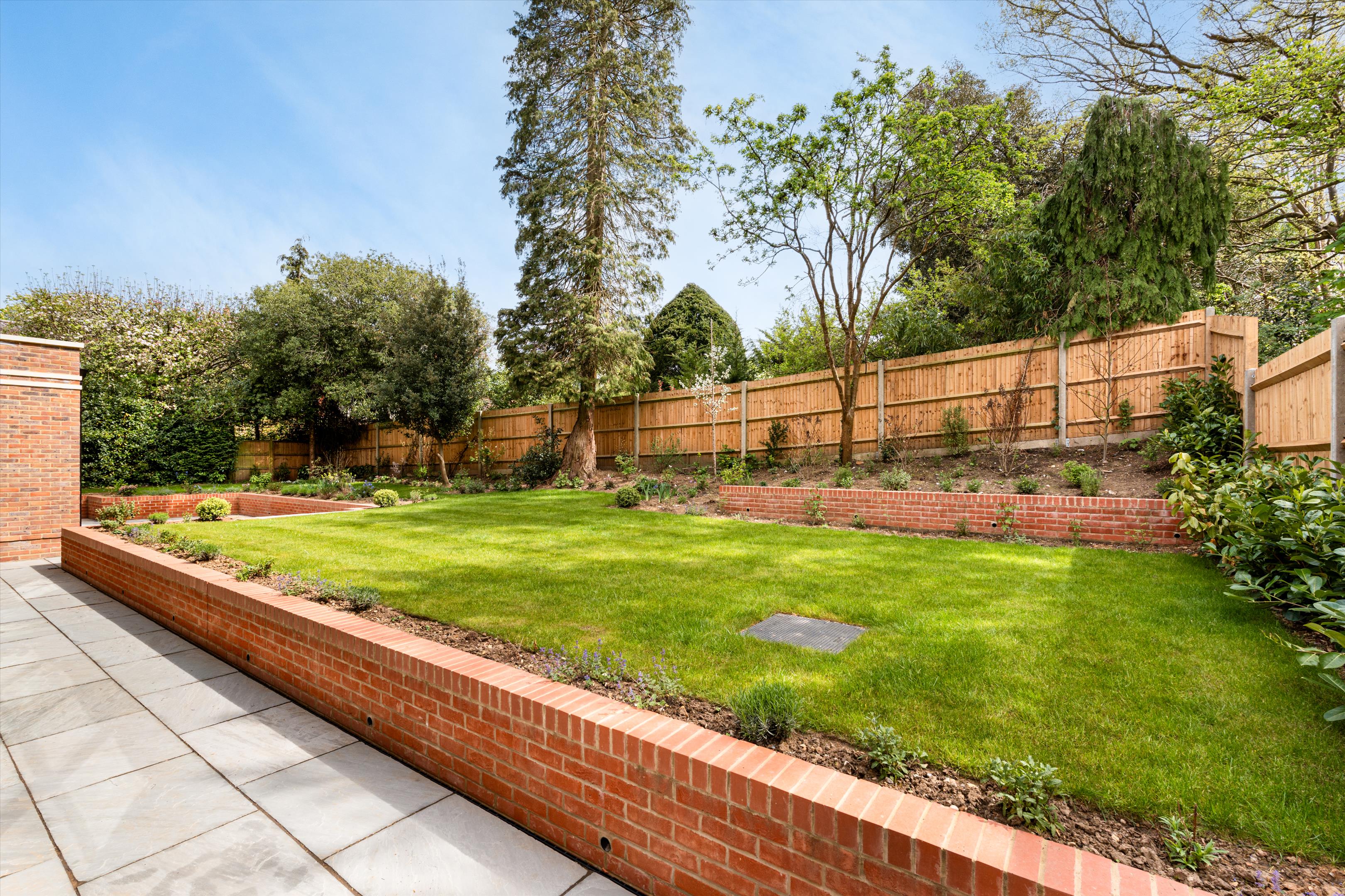 Cross Lanes, Guildford, Surrey, GU1.