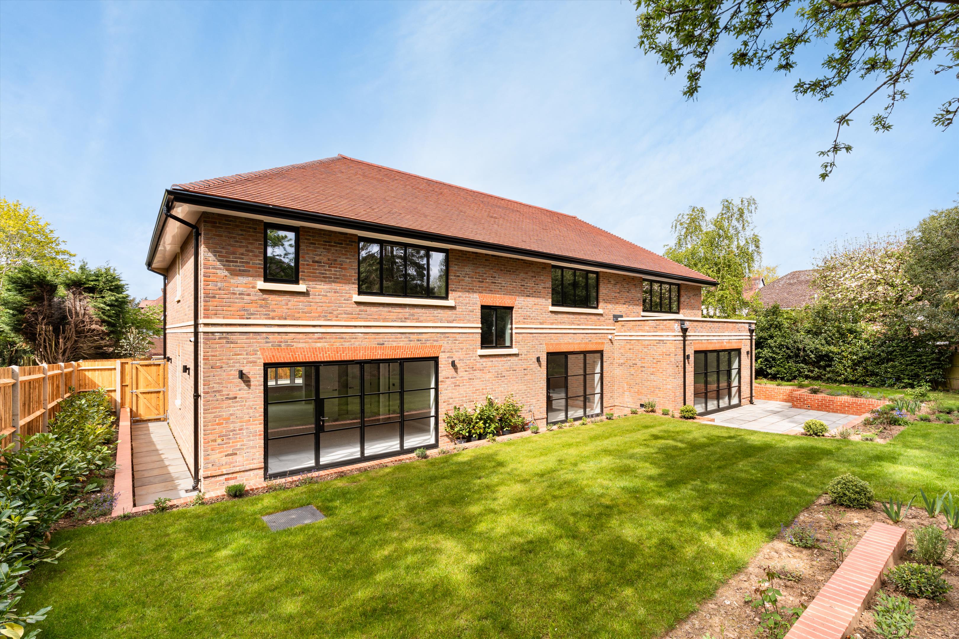 Cross Lanes, Guildford, Surrey, GU1.