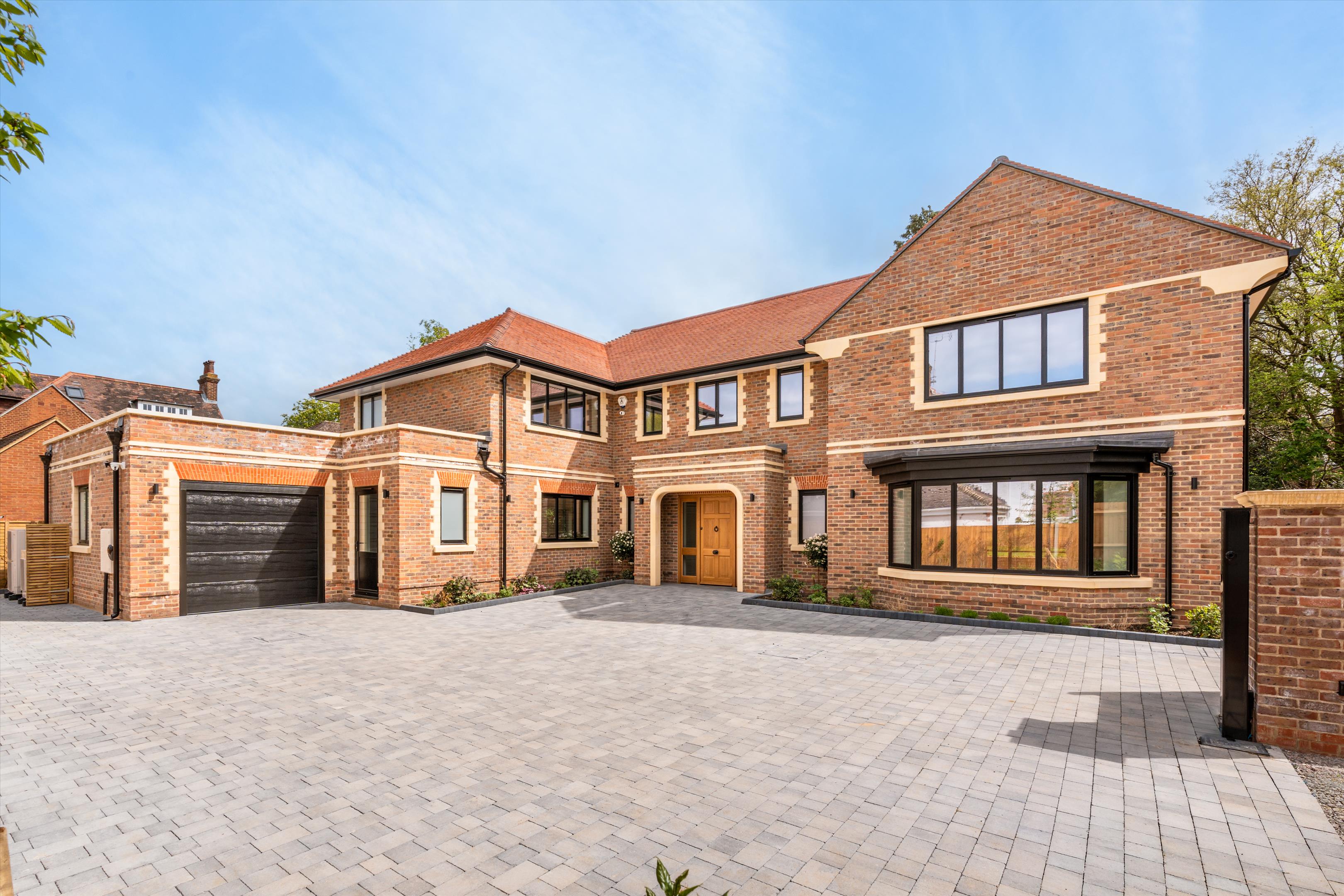 Cross Lanes, Guildford, Surrey, GU1.
