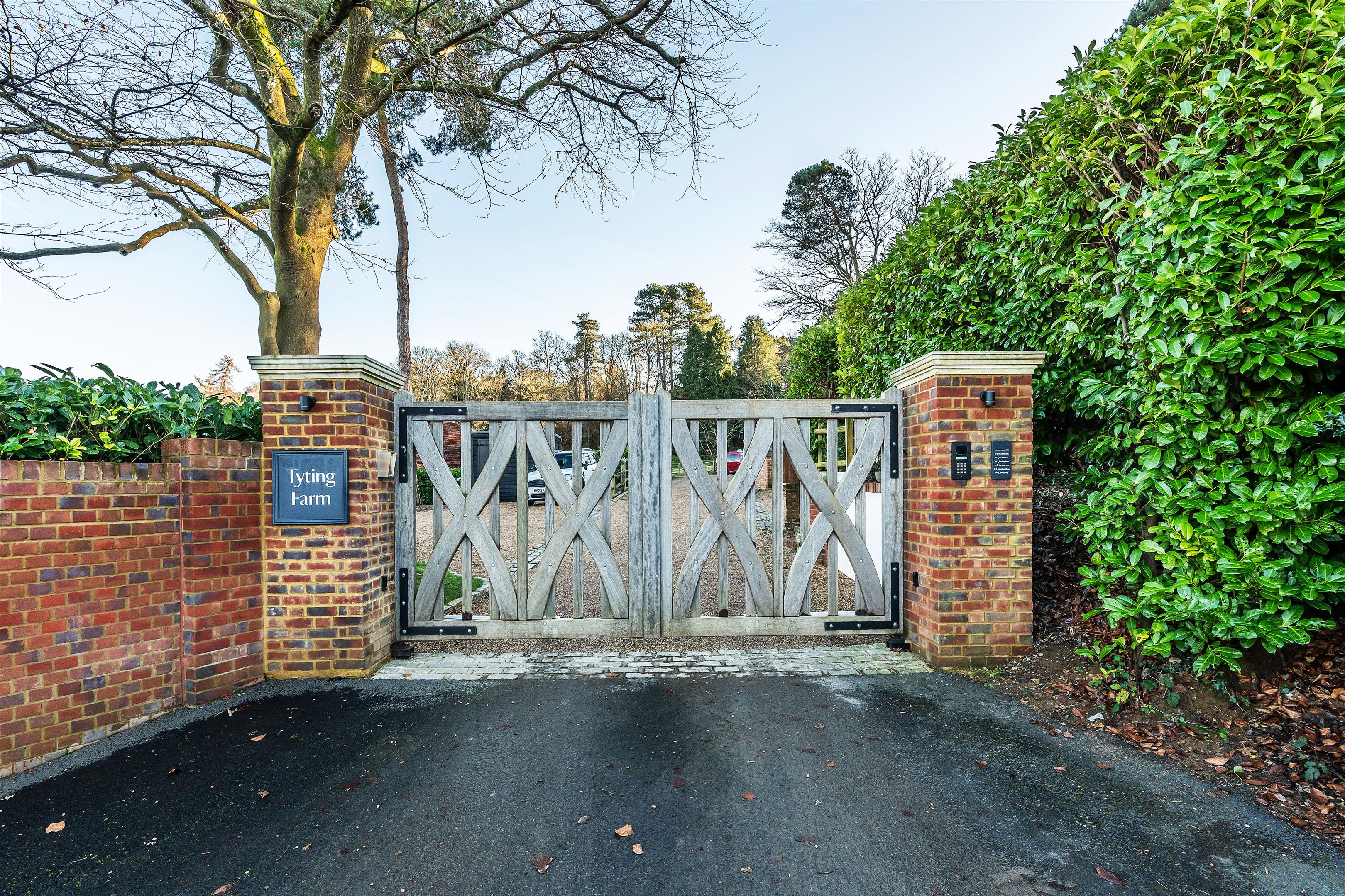Halfpenny Lane, Guildford, Surrey, GU4