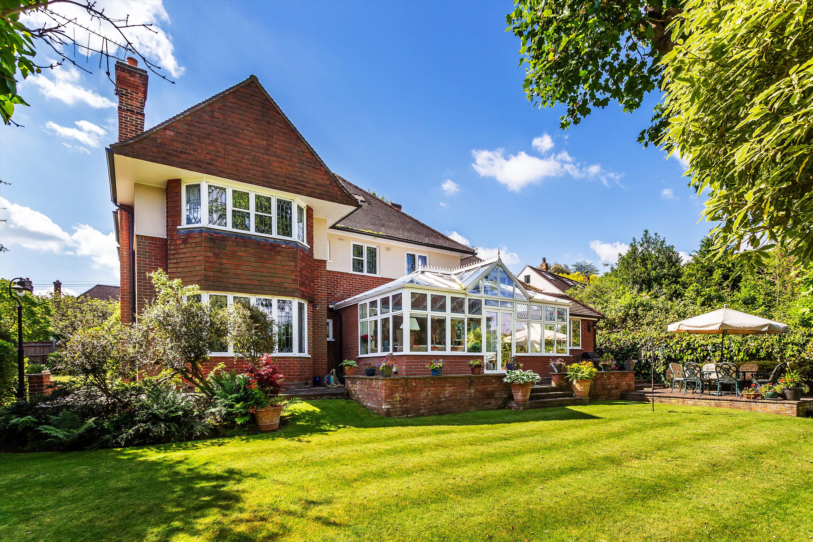 Cranley Close, Guildford, Surrey GU1.